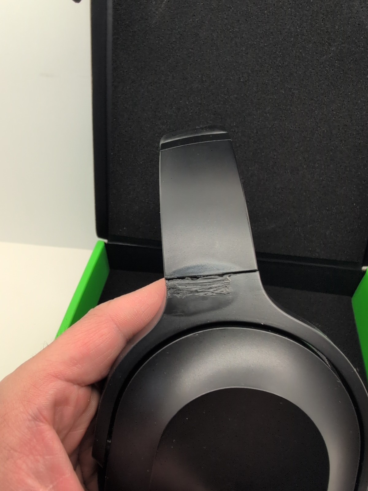 Razer Barracuda Wireless Multi-Platform Gaming & Mobile Headset With Box #4