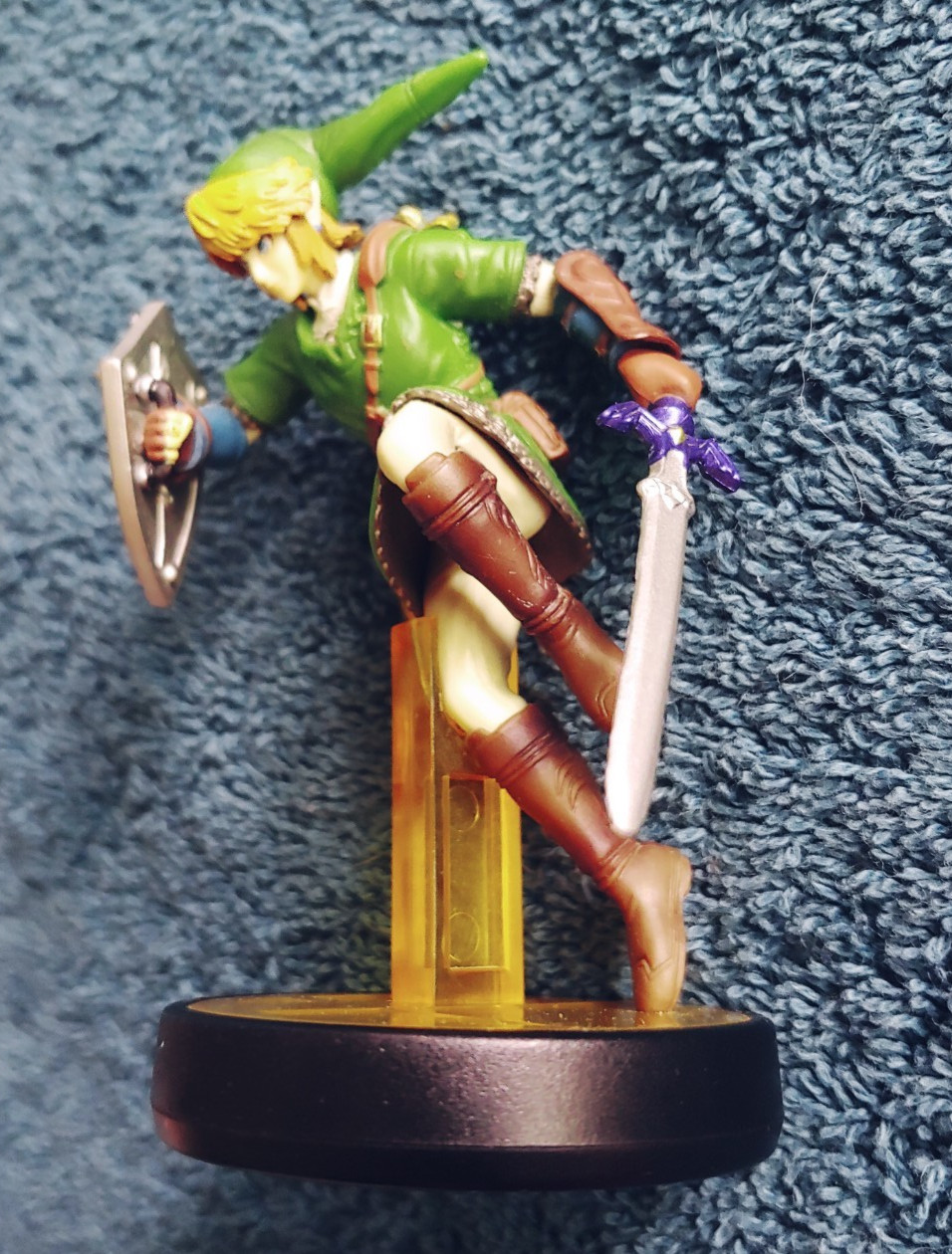 Nintendo Amiibo – Link – The Legend of Zelda – Figure Only