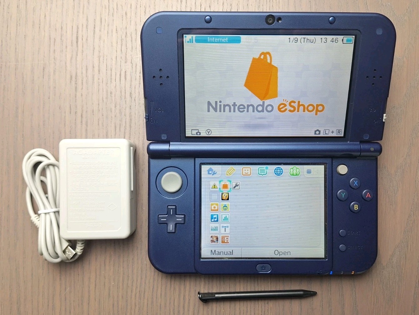 New Nintendo 3DS XL Metallic Blue Charger + 32GB SD Card | Region Free