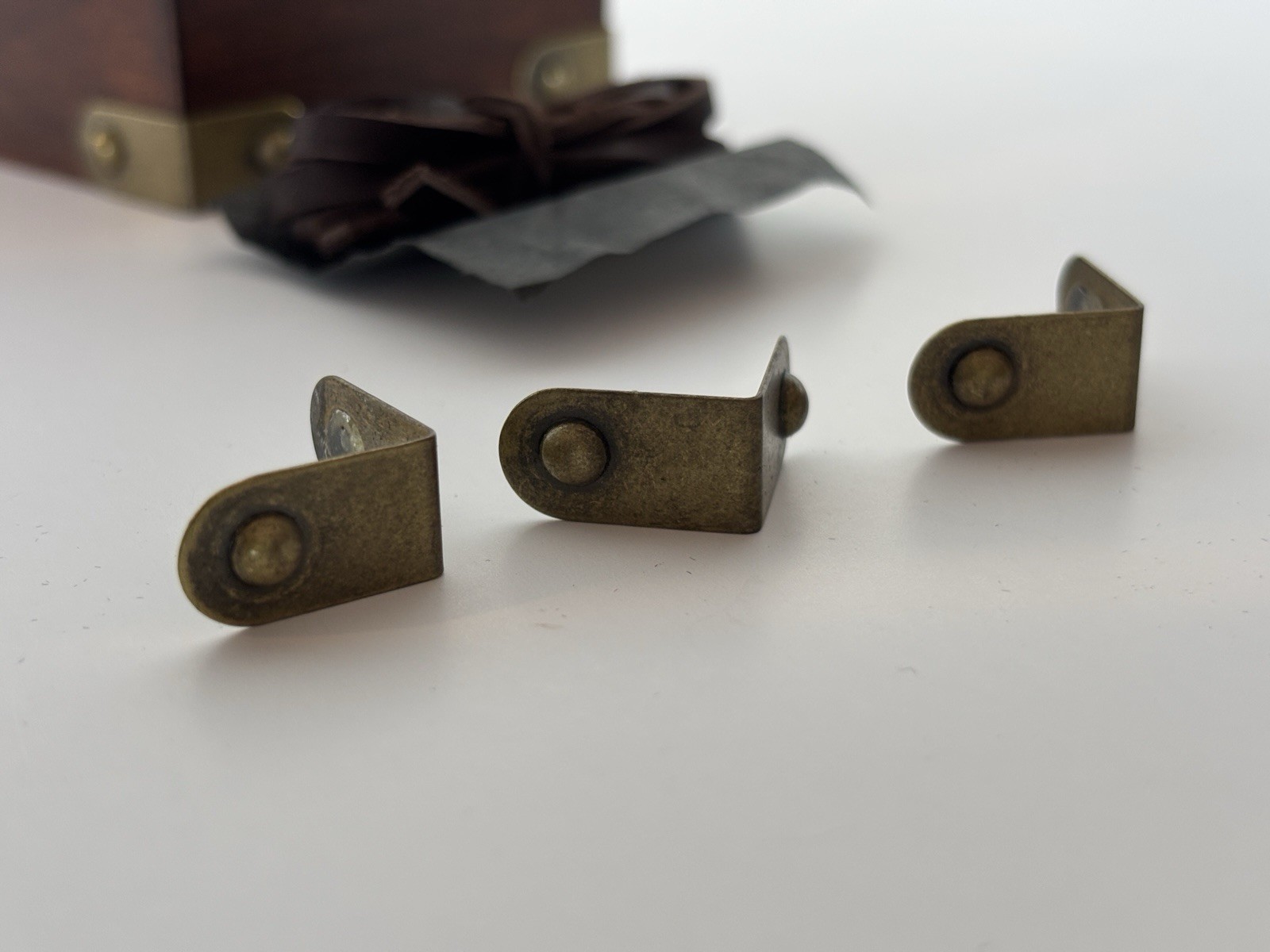 LIMITED UNCHARTED Nathan Drake Collectible Ring(415/1000) + FREE RARE Flashlight