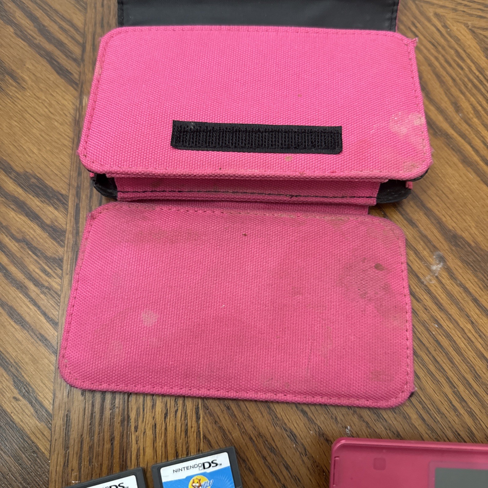 Nintendo DS pink Console Carry Case 6 Games Untested