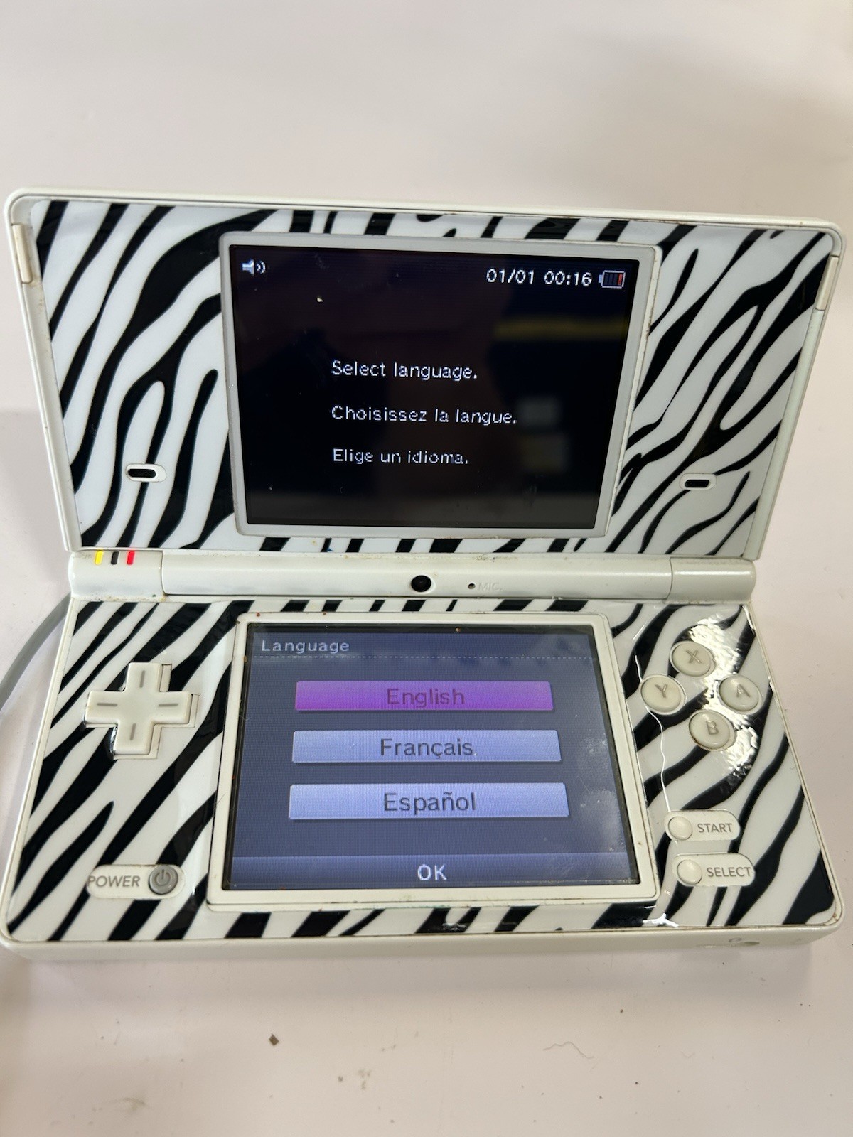 Nintendo DSi White With Print Cover Handheld System with 7 Games