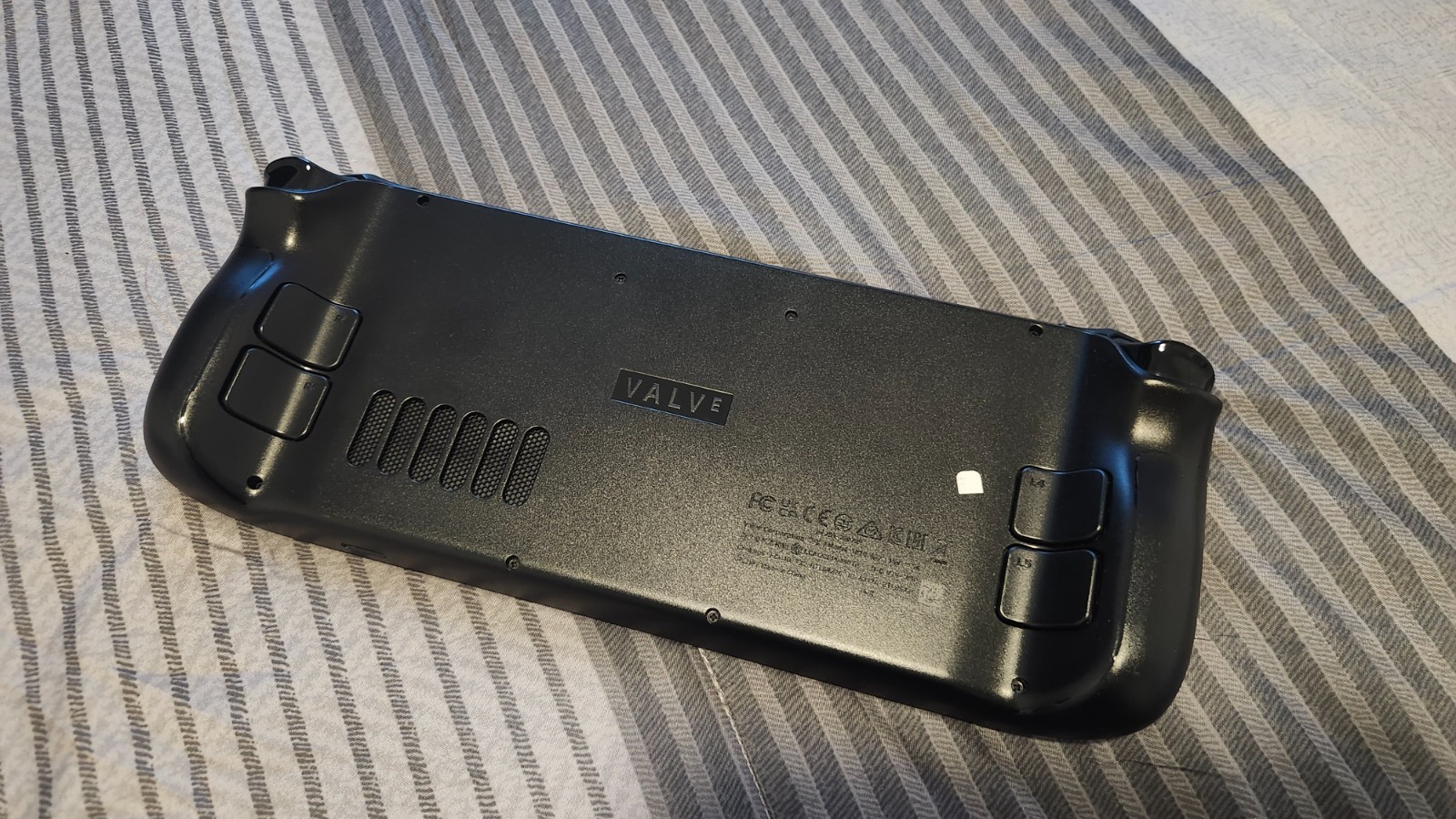 Valve Steam Deck LCD 512GB w/ Travel Case & Charger