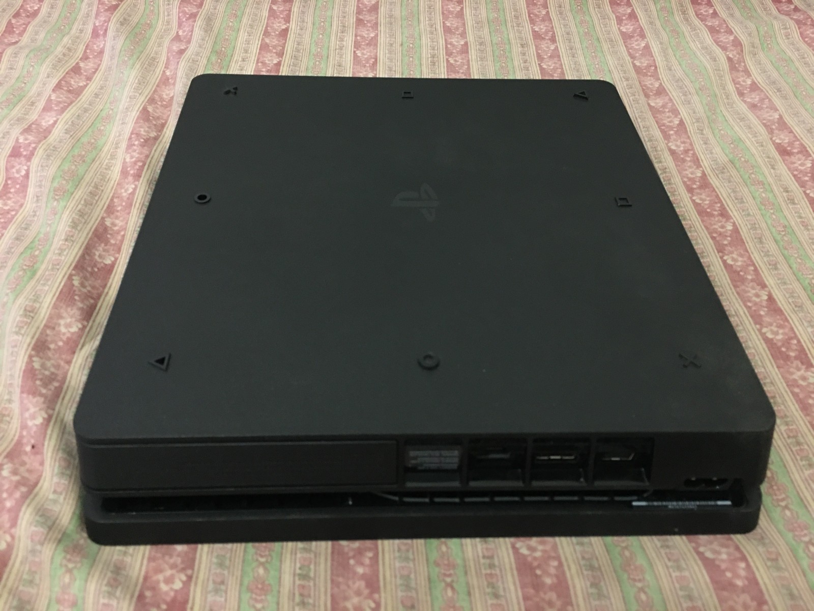 Sony PlayStation 4 slim 1tb system bundle