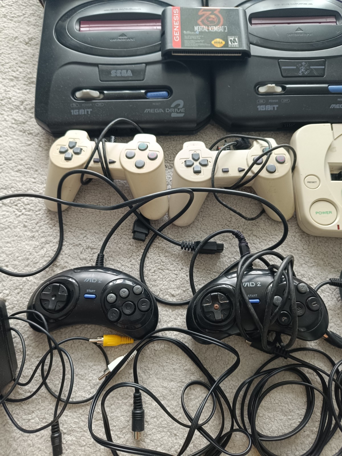 Set of consoles Sega Mega Drive 2.Full set.Cartridge Mortal Kombat 3.Working
