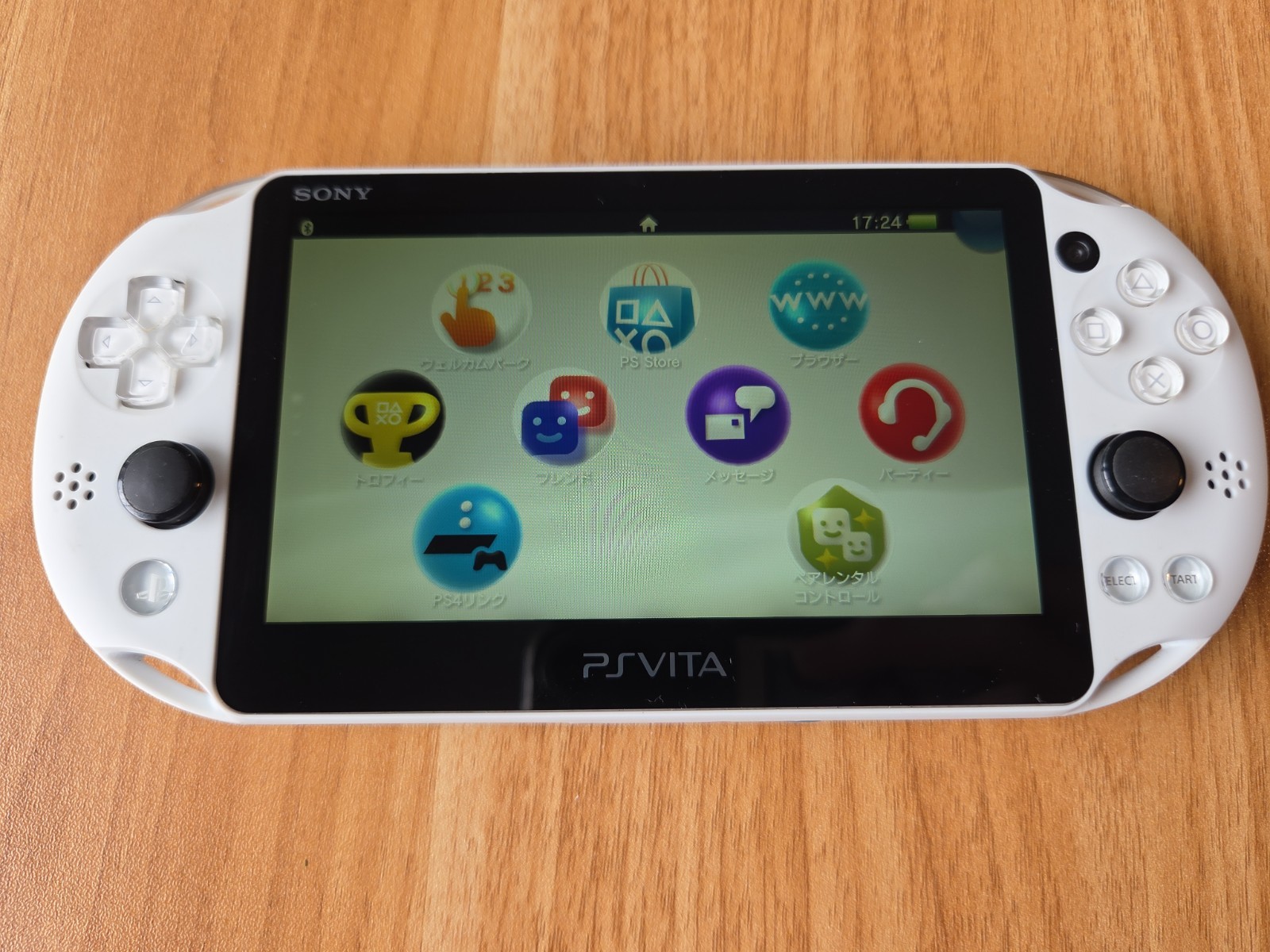 Sony PS Vita PCH-2000 Slim White + Charger GREAT CONDITION US SELLER