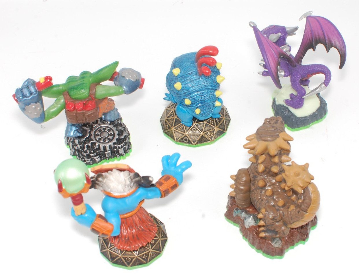 Lot of 24 Skylanders Figures – Characters, Levels, Accessories Spyros Adventure