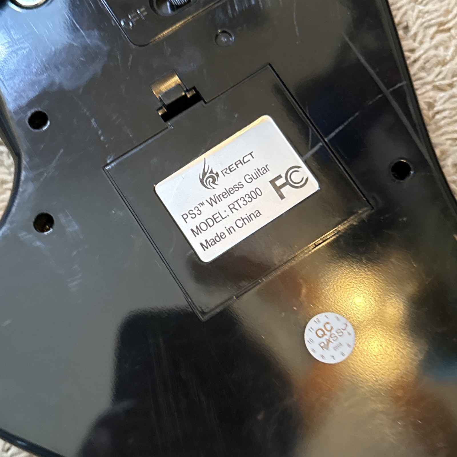 Untested Looks Nice PS3 RT3300 React Black Wireless Guitar w/ Strap – No Dongle