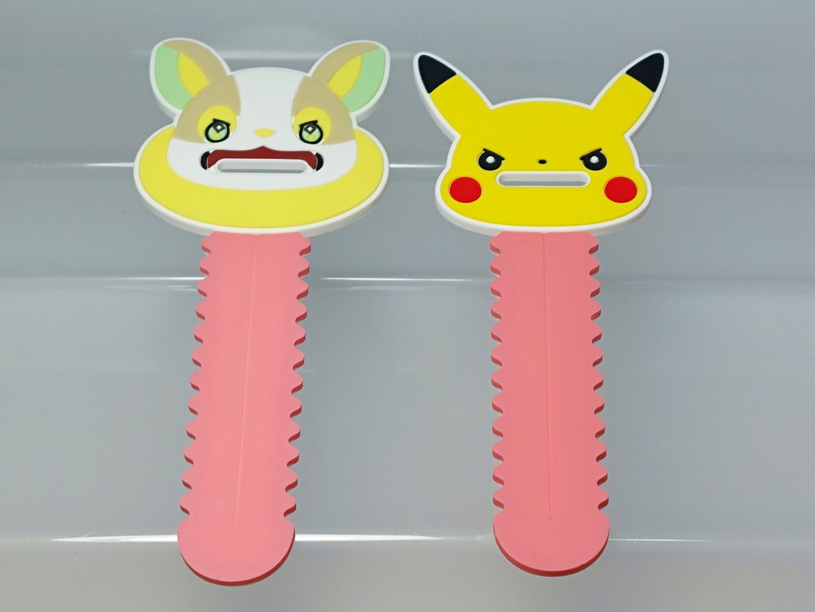 Pokemon Center Japan 2020 Pokémon Berobe~! Yamper Pikachu Cord Holder 4.4-4.6in