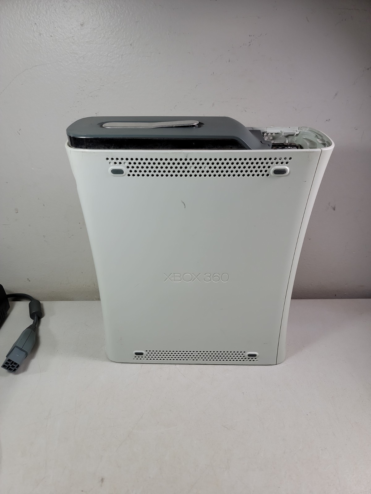 X-BOX 360 CONSOLE (UNTESTED, AS IS, PART OR REPAIR)