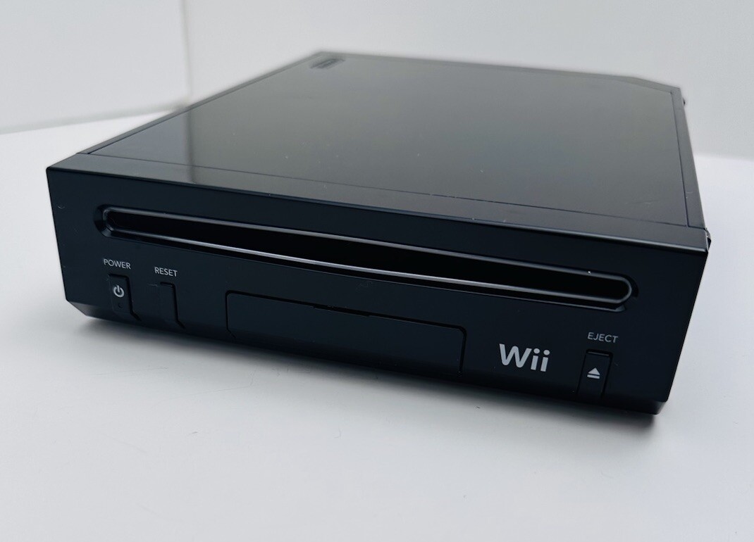 Black Nintendo Wii Console Bundle – Wii Sports 2 Remotes – 100% Works