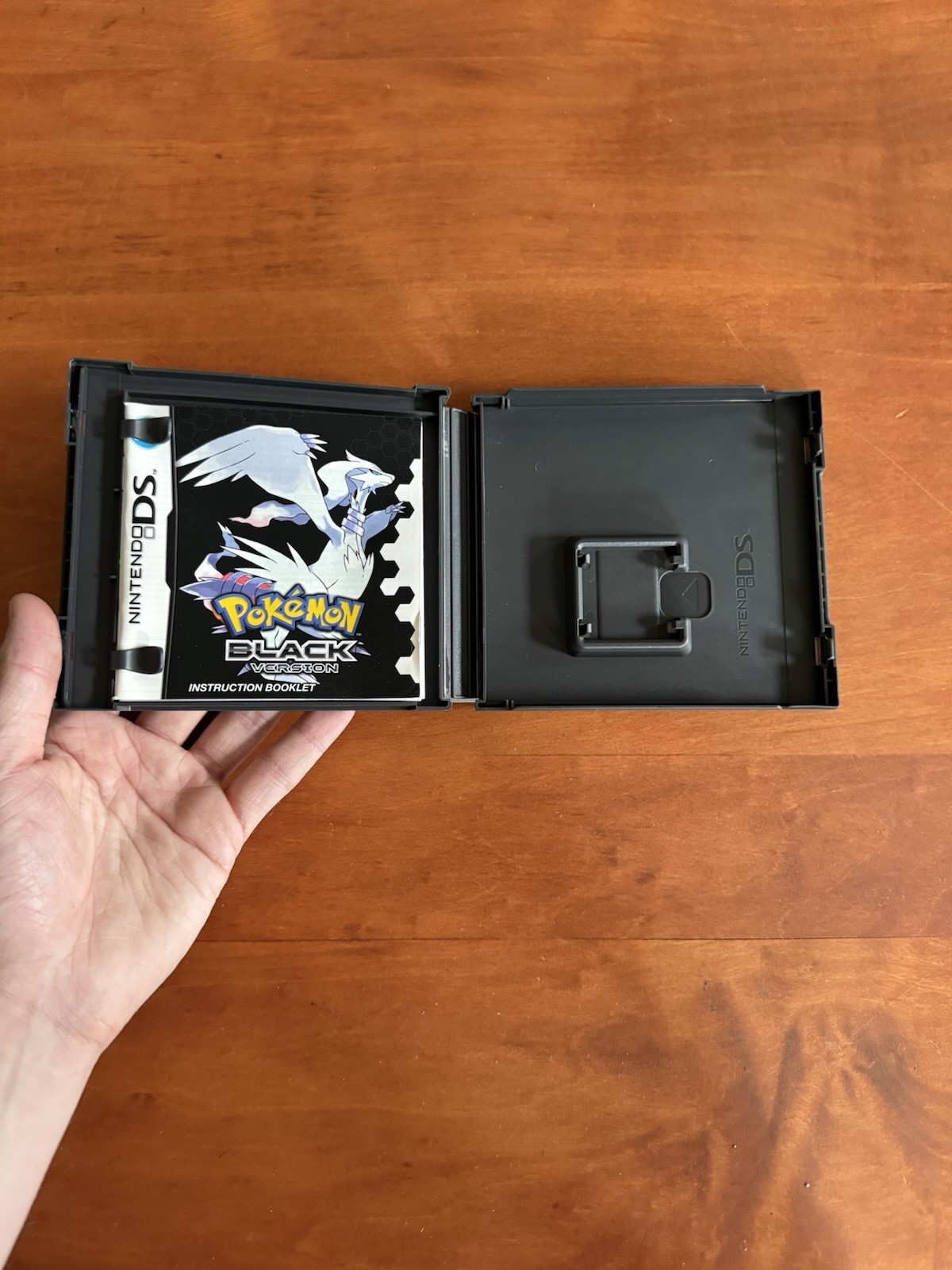 Pokemon Black Version (Nintendo DS) Case Manual & Inserts Only – Excellent