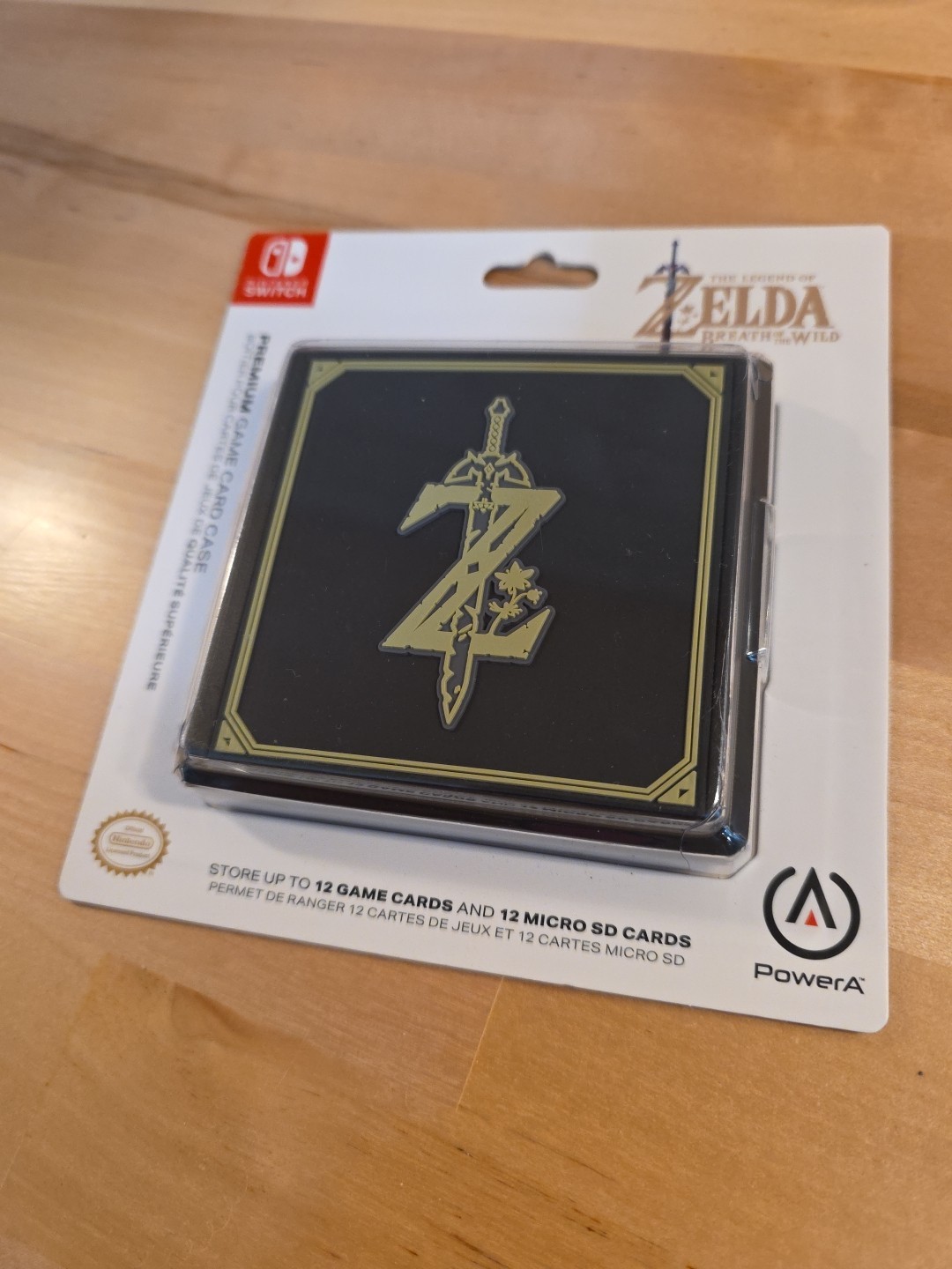 NINTENDO SWITCH ZELDA BREATH OF THE WILD PREMIUM GAME CARD CASE FOR 12 GAMES NIB
