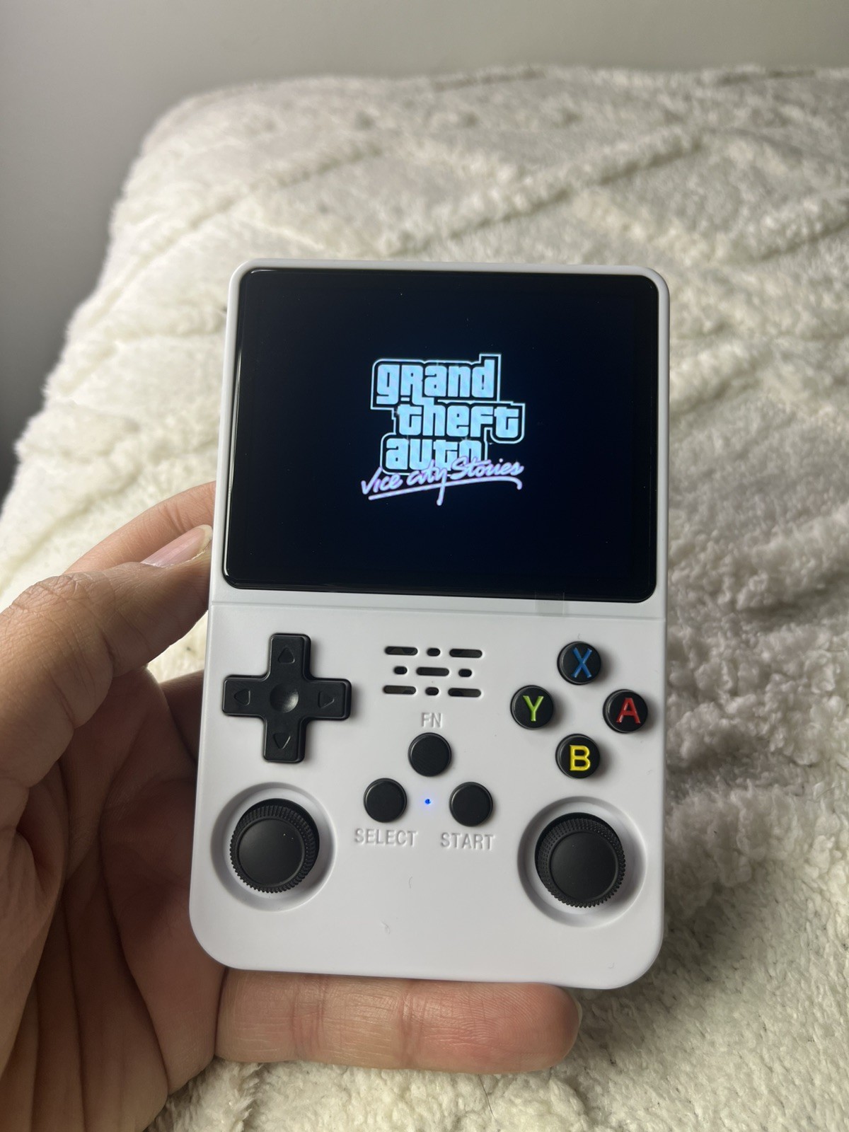 R36S Retro Handheld Game Console, 3.5″ Color Screen