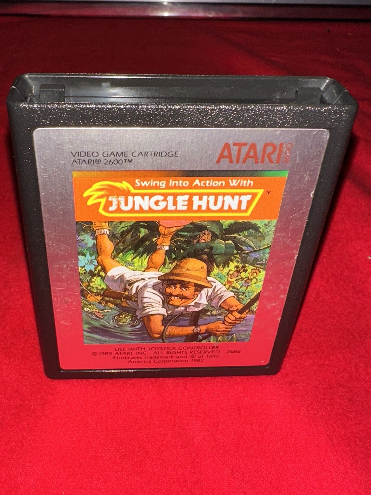 Jungle Hunt Atari 2600 box, game, warranty card, no manual TESTED WORKS