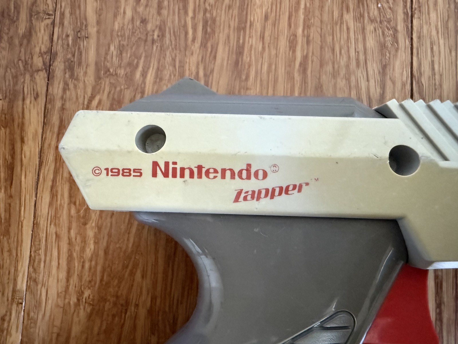 Nintendo NES Zapper Light Gun • Duck Hunt • Gray NES-005 • OEM Authentic