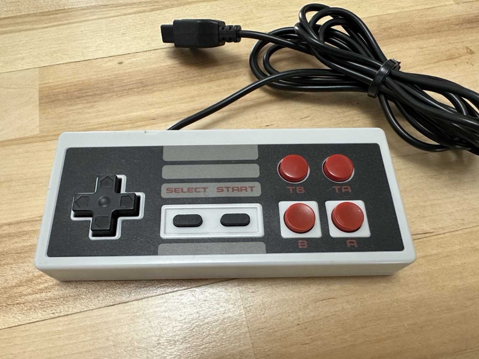 Nintendo NES Classic Edition 500games w/2 Controllers, AV & Power Cords *TESTED*