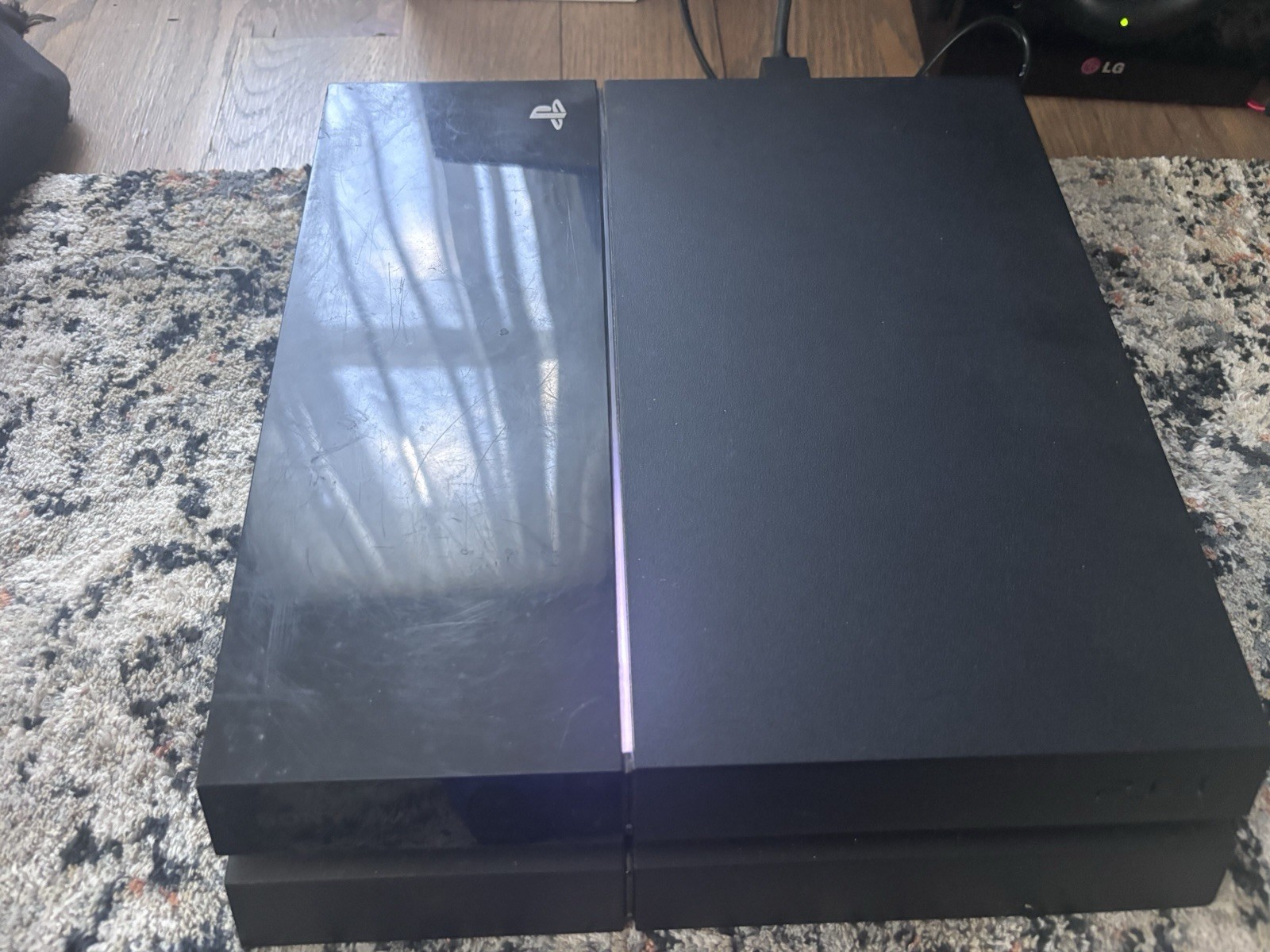 PlayStation 4 PS4 With Purple OEM Controller And Cables. Tested