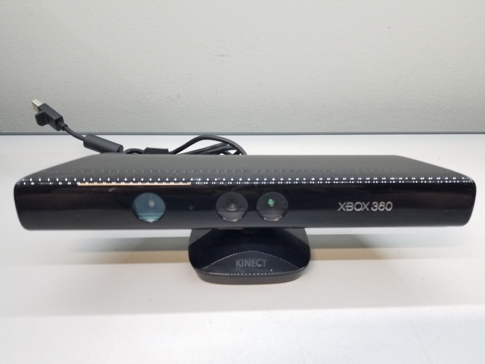 Microsoft Xbox 360 S Black Gaming Console 1439 w 250GB HDD/Controller/Kinect/AC