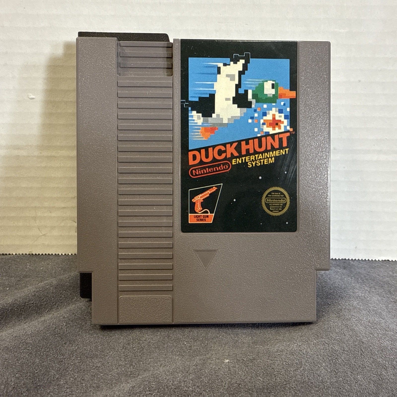 Duck Hunt (Nintendo NES, 1985) IN BOX (MISSING MANUAL) W/ Gray Zapper