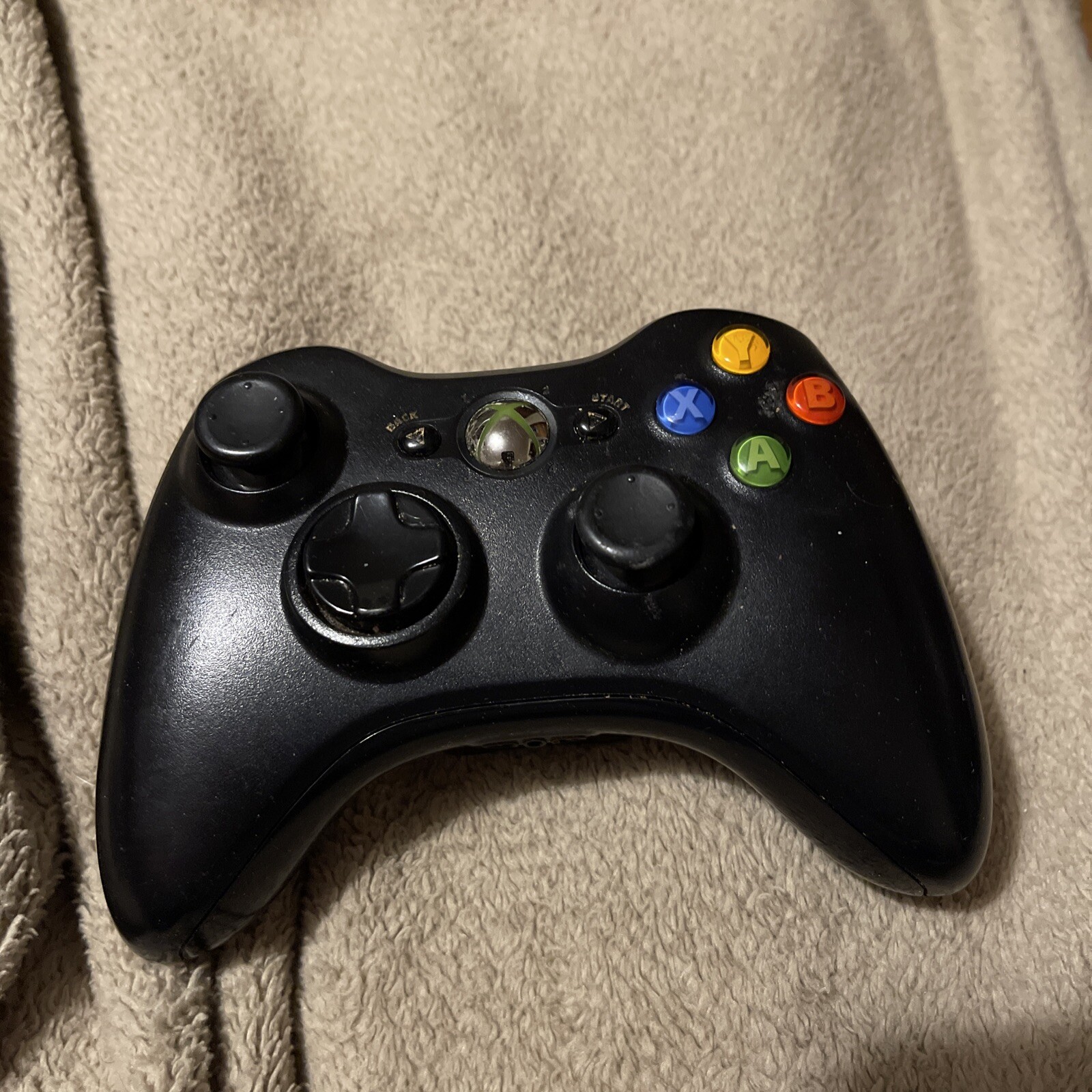 Microsoft Xbox 360 Console Bundle Not Sure If It’s Broken. Needs Work.