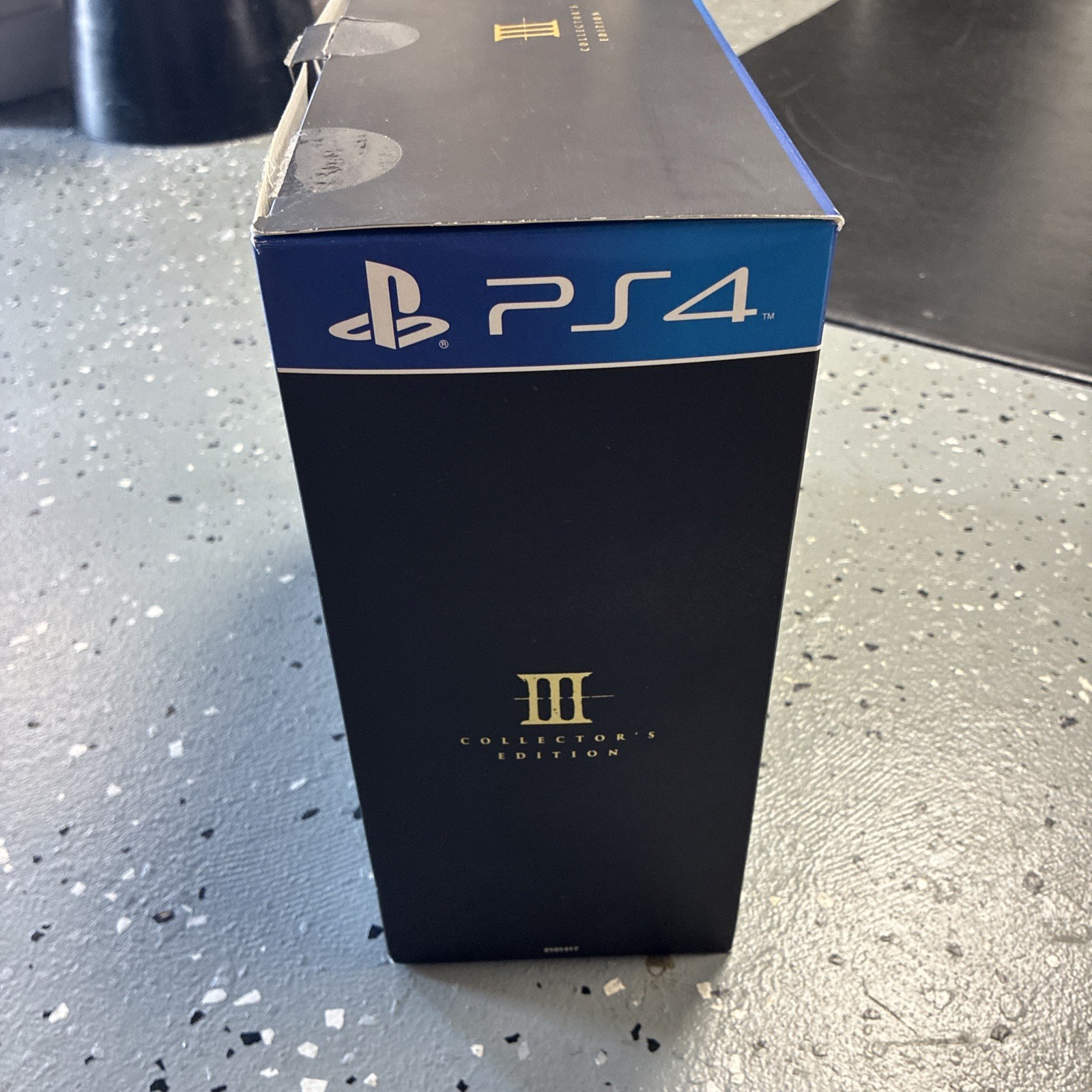 Dark Souls III Collector’s Edition PS4 Red Knight Statue Replica & Game Case Box