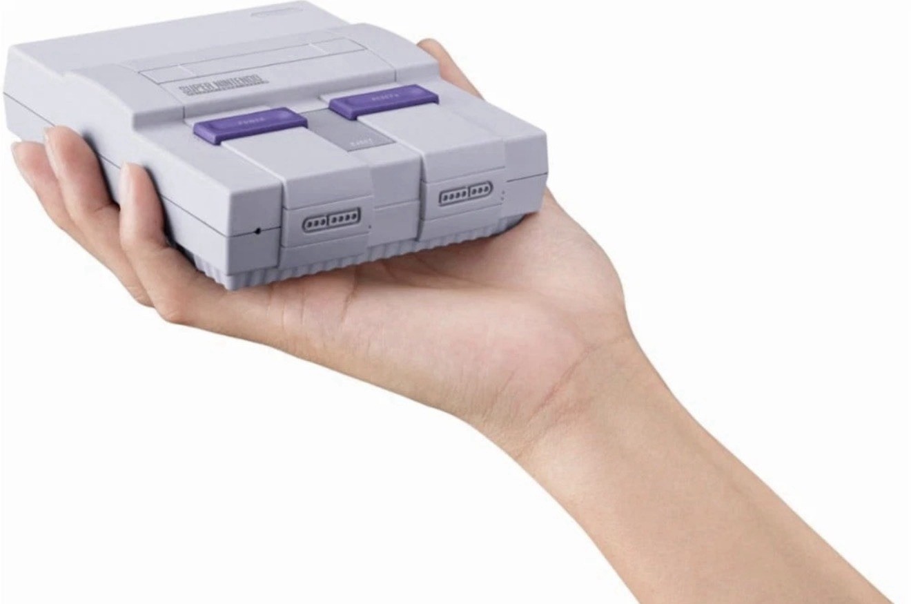 Super Nintendo Entertainment System SNES Classic Mini Edition Brand NEW