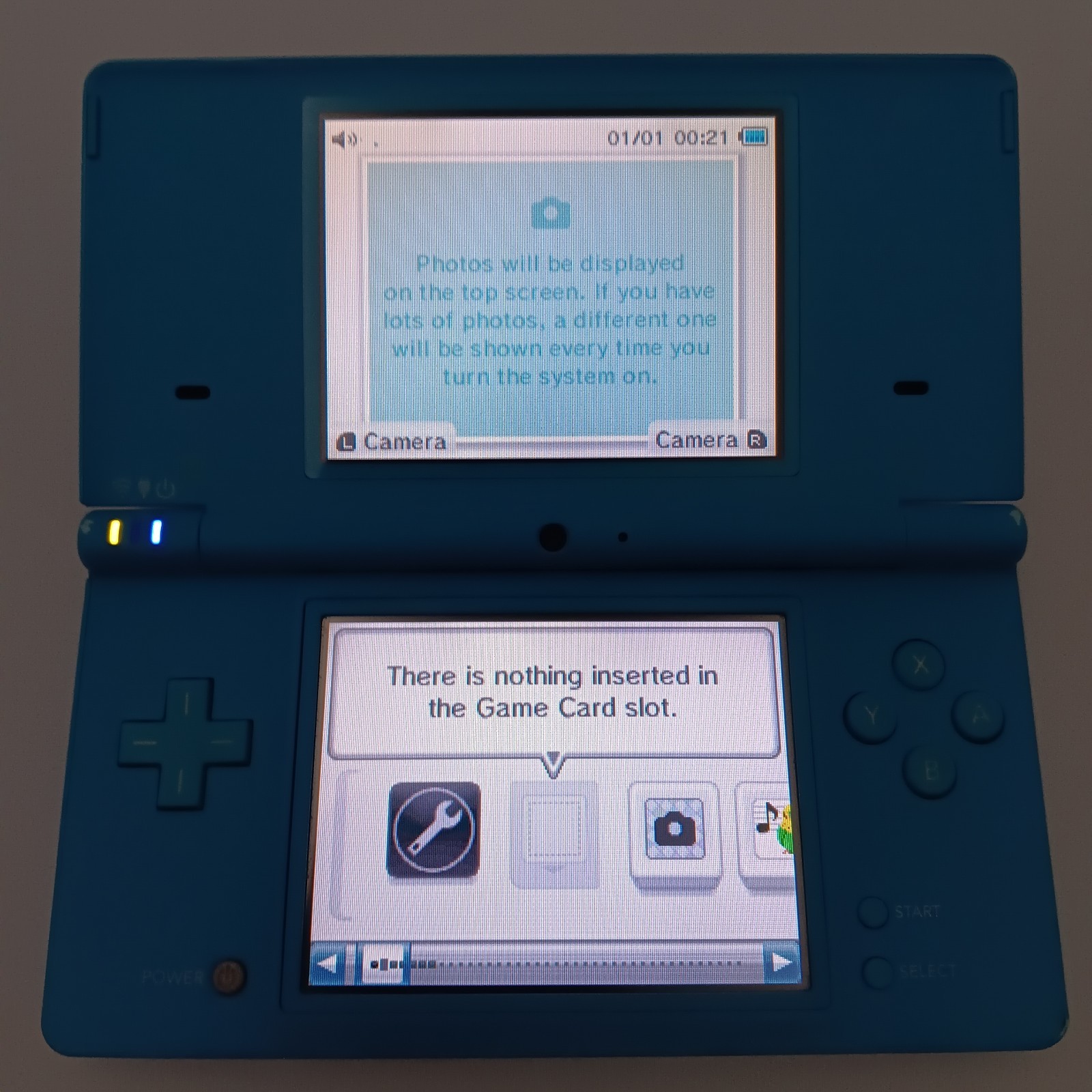 Nintendo DSI Handheld System Blue With Charger & Stylus Clean Tested