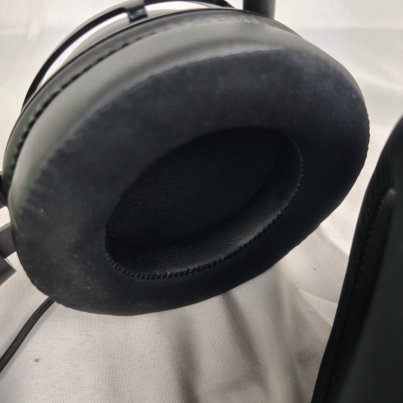 Razer Kraken Multi-Platform Wired Gaming Headset With Box