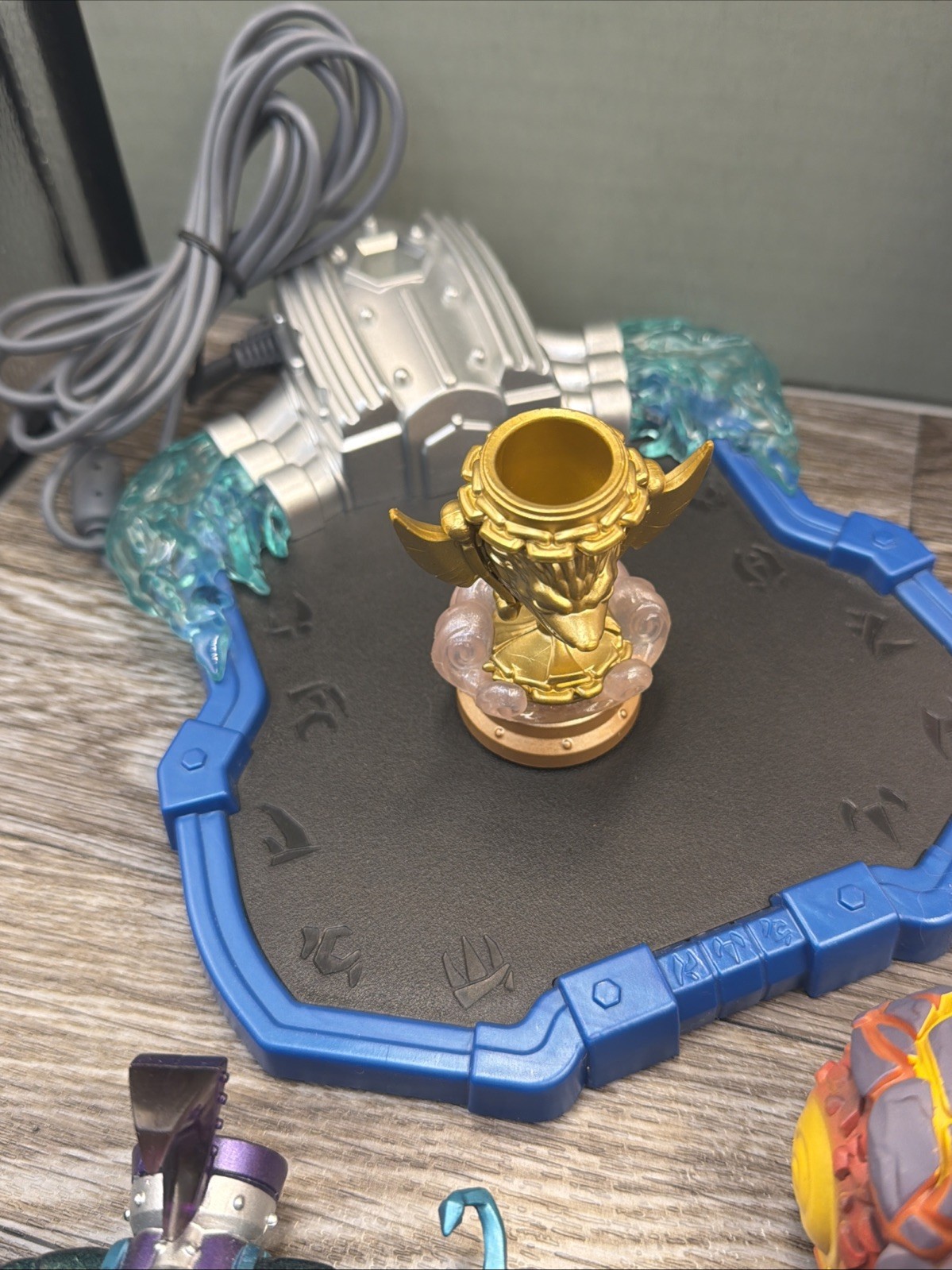 Huge Skylanders Lot! 16 Figures, 2 Portals, Superchargers Wii U Game-ACTIVISION