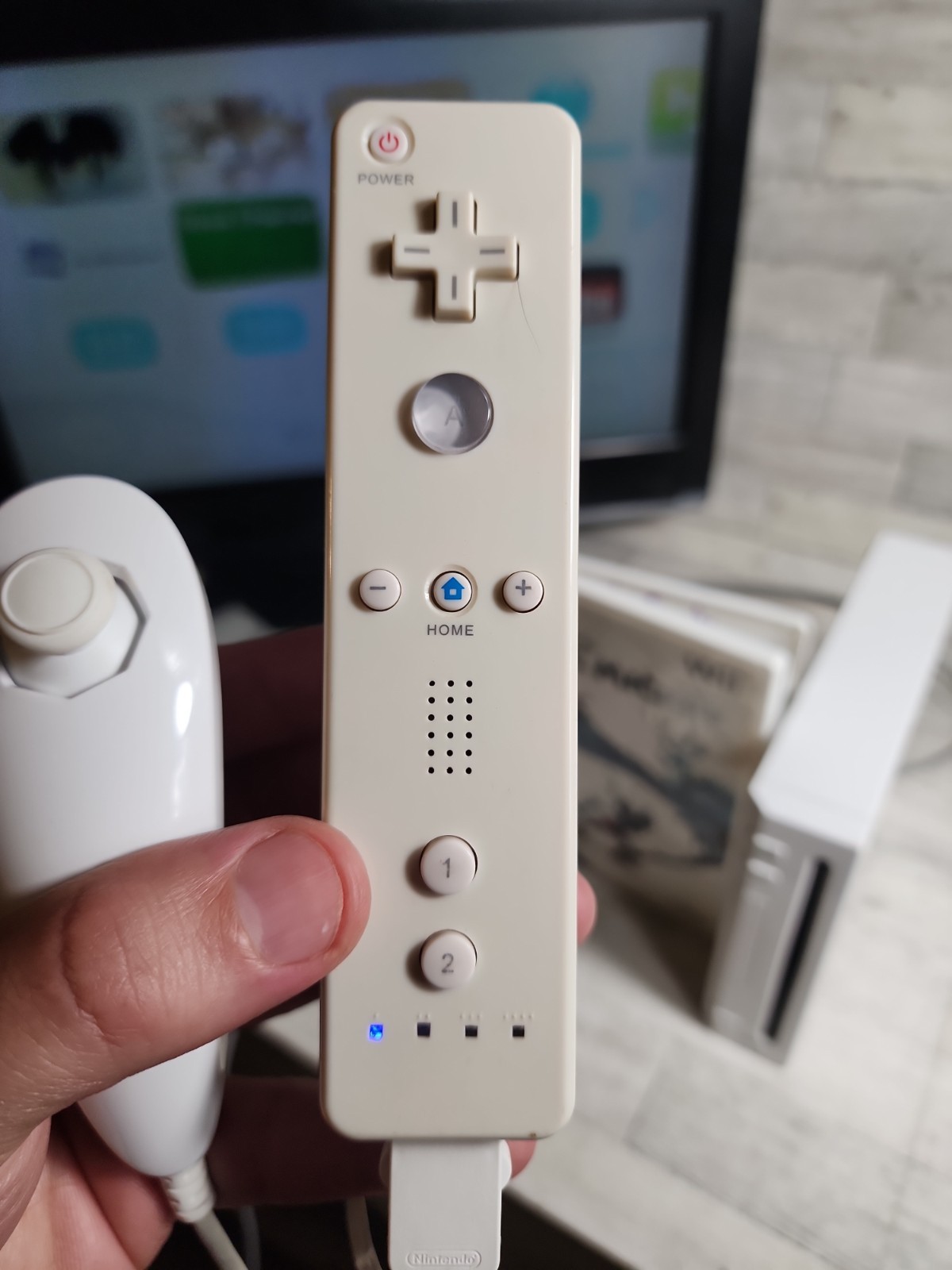 Vintage Nintendo Wii Console Bundle White RVL-001 w/ Original Box & Game 2006