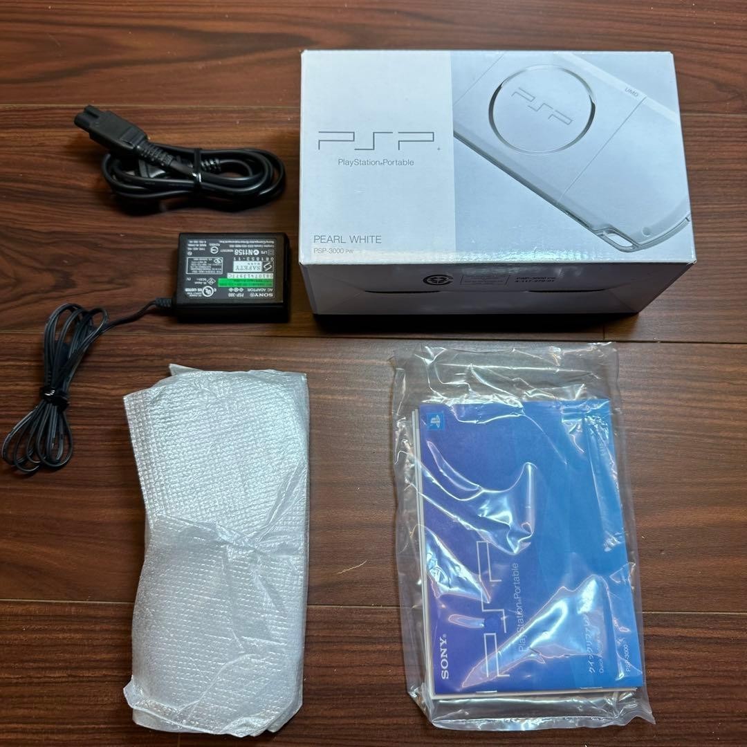 Sony PSP-3000 PEARL WHITE Console Brand New Unused Complete in Box Region Free