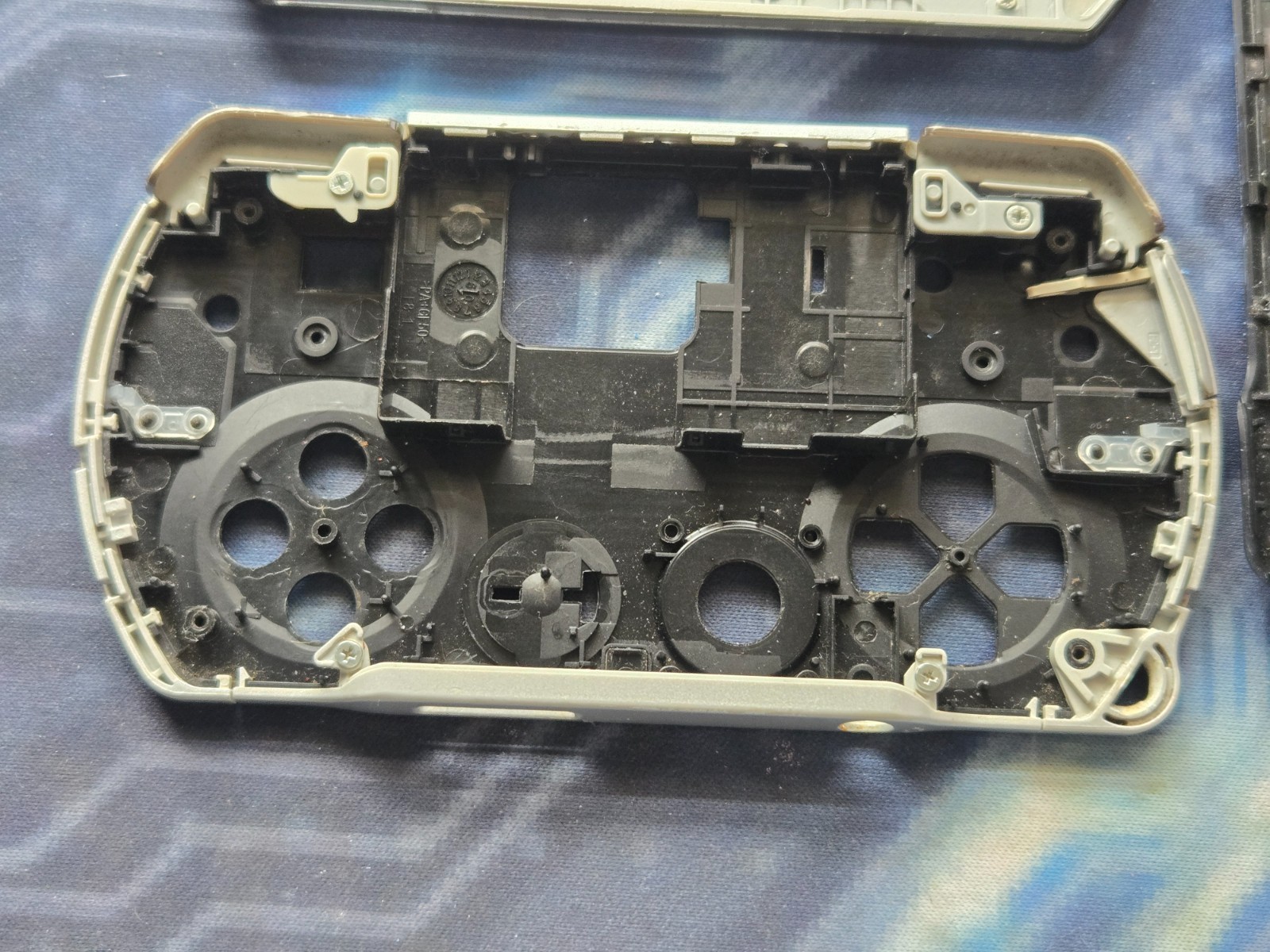 Sony PSP Go Genuine Original Shell, Screws, and Screen for Parts (#2)