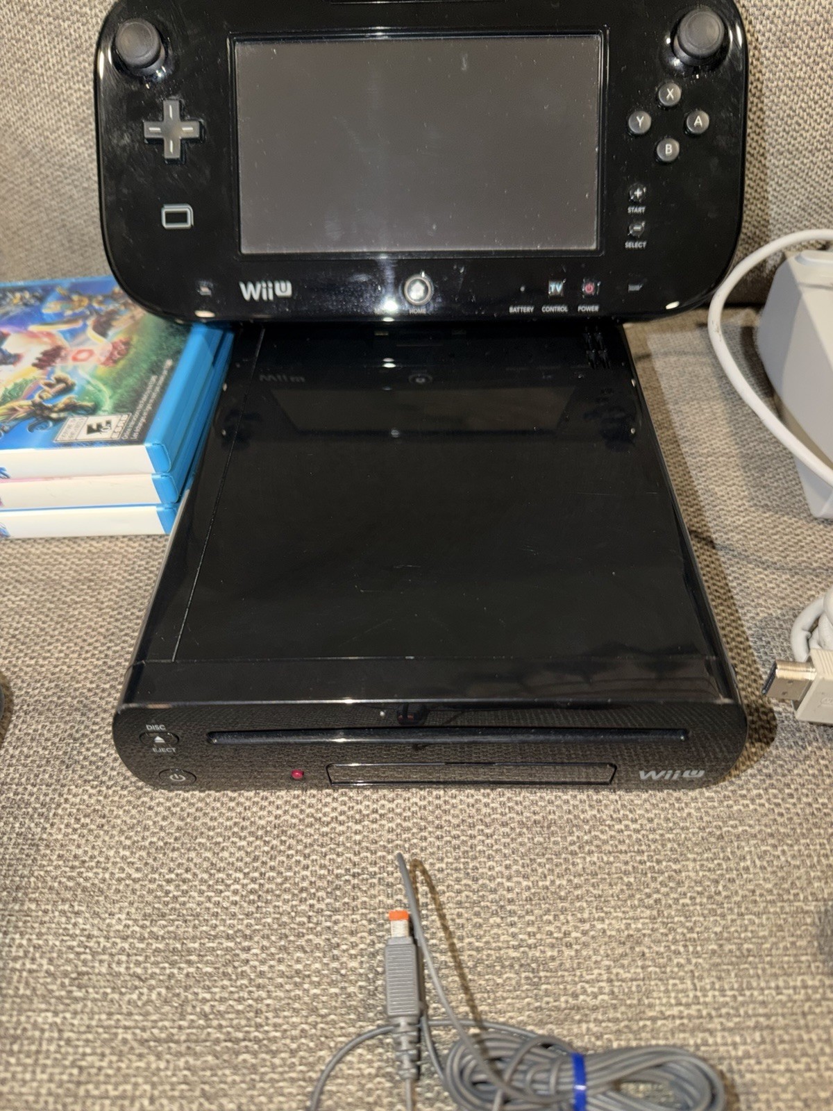 Wii U Console 32GB With Gamepad + Controller + 9 Games