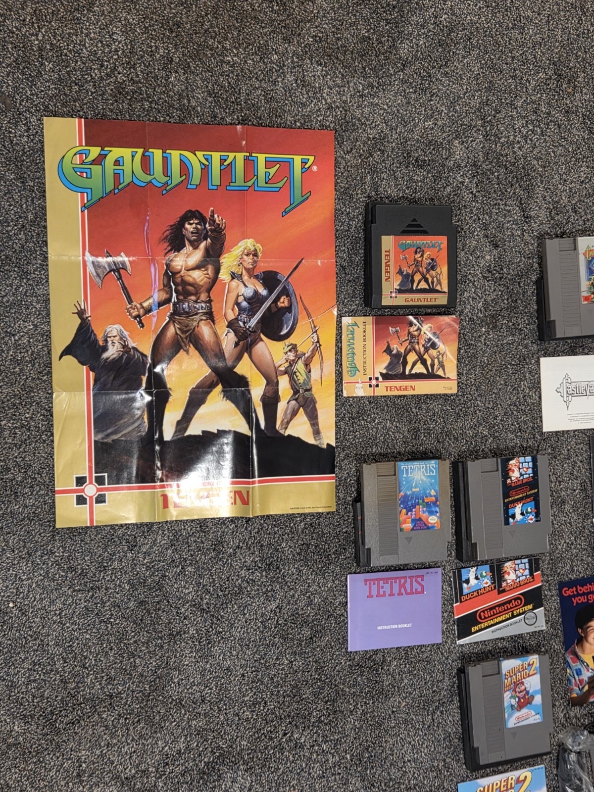 NES Nintendo Bulk Lot 1 Console 21 Games +4 Remotes + Zapper + Posters + Manual