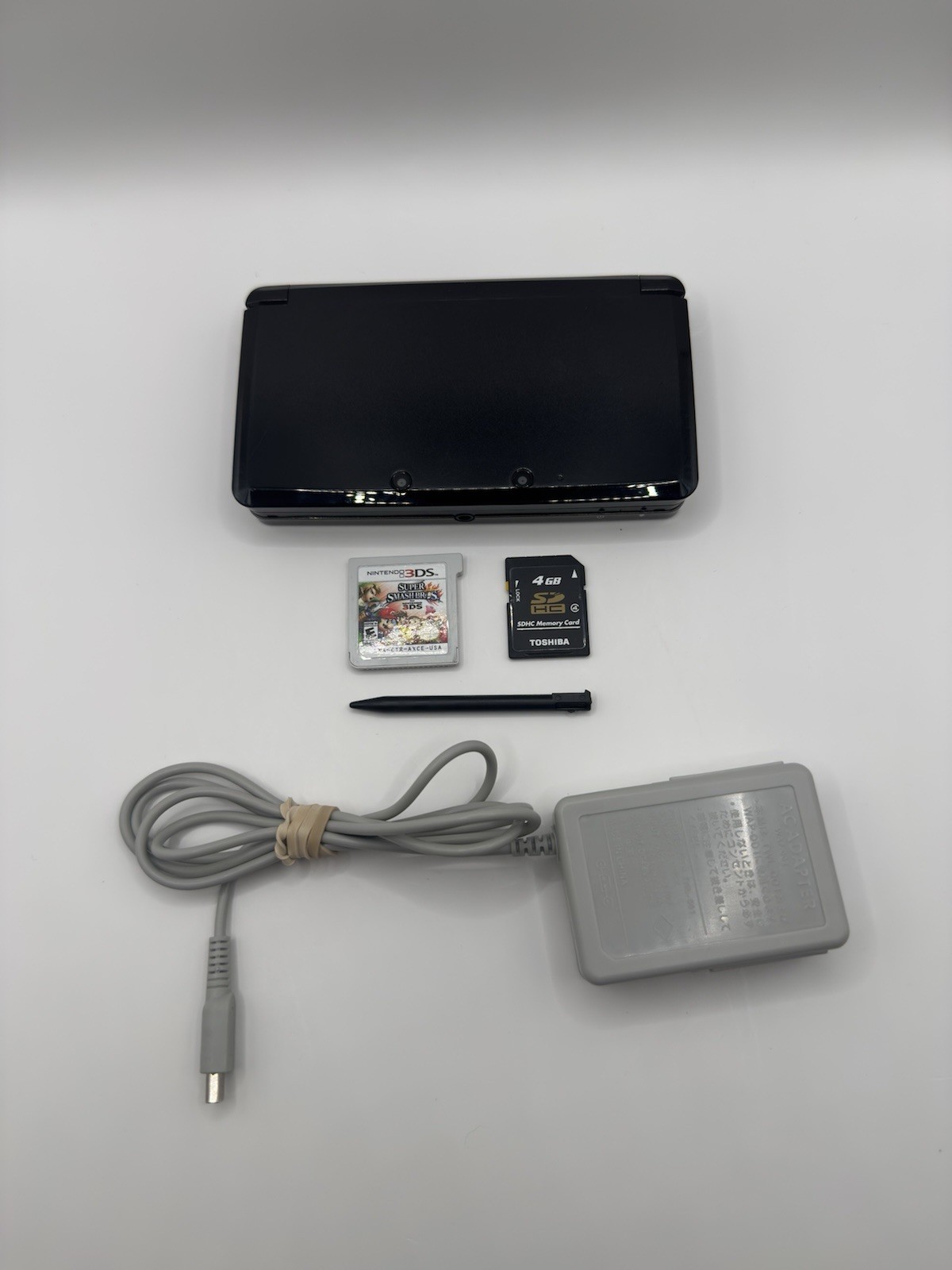 Nintendo 3DS Handheld Game System – Cosmo Black W/ Charger 4GB SD Stylus Tested