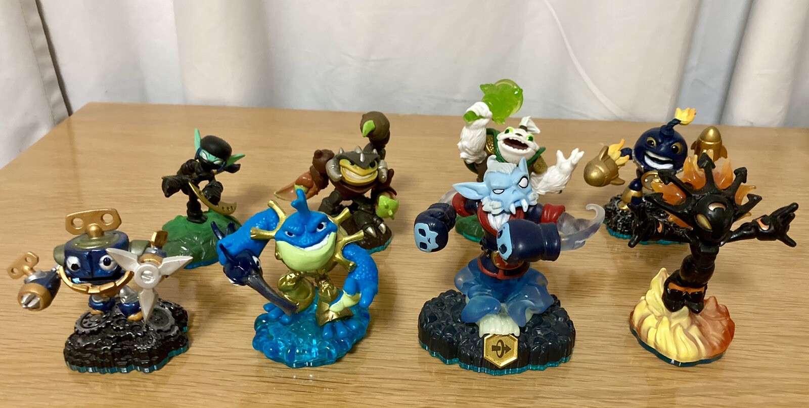 Lot 8 Skylanders Swap Force Night Shift Wind Up Smolerdash Rip Tide Scorp Zoo +