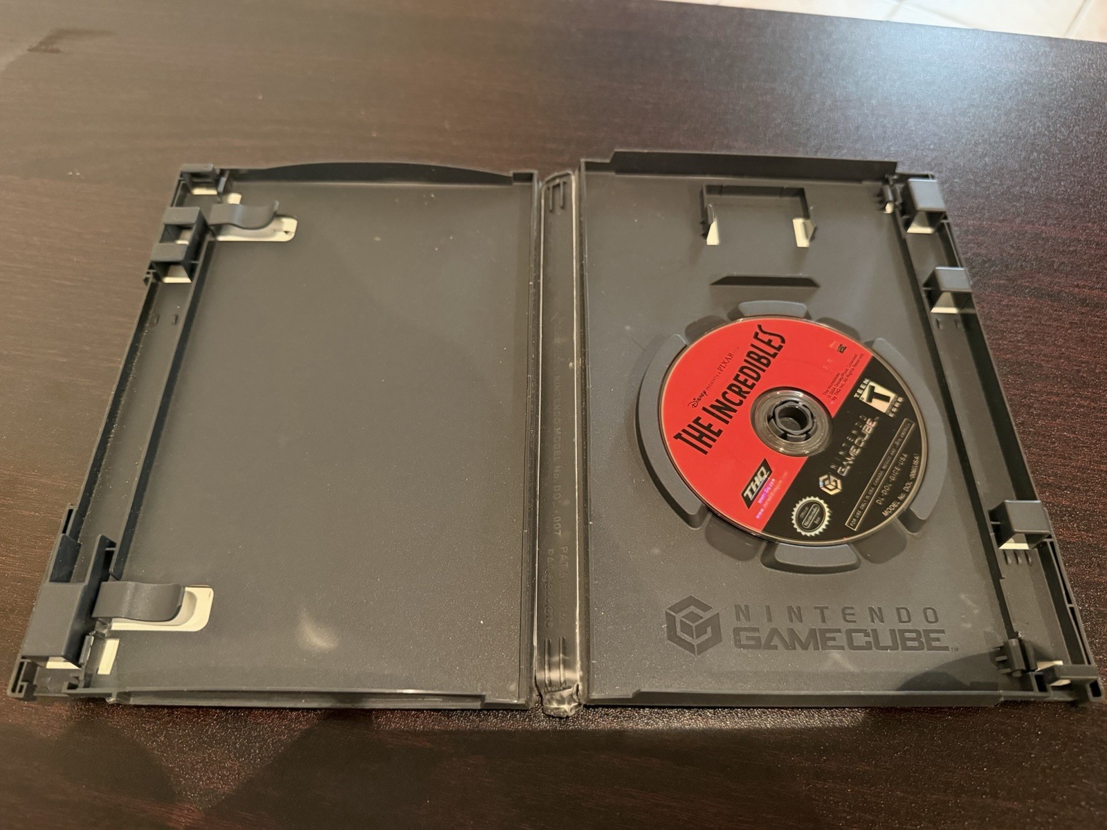 The Incredibles Nintendo GameCube Game Disc & Case Tested Works No Manual