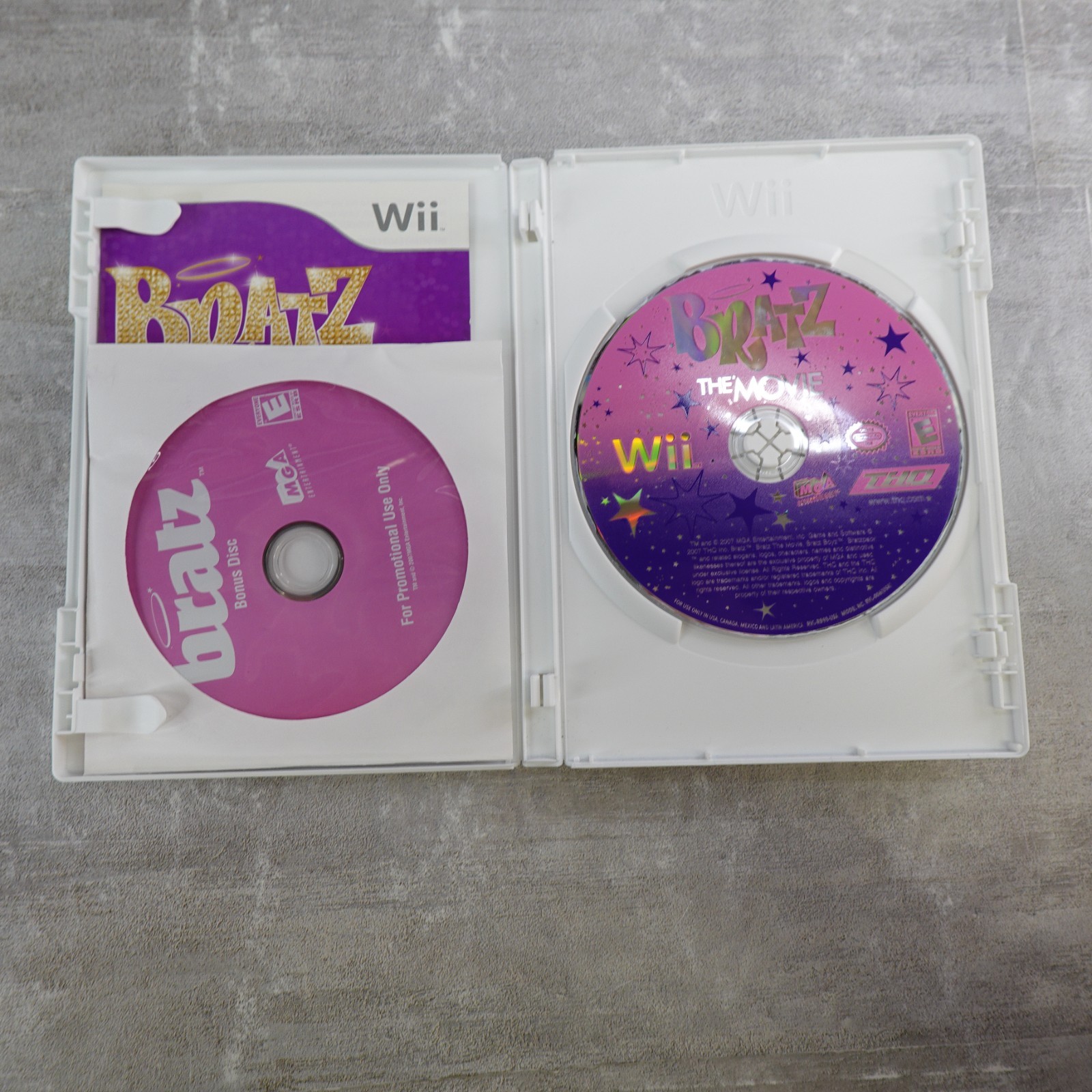 Bratz The Movie Wii CIB Nintendo Complete Manual Bonus DVD Blitz Games Fashion