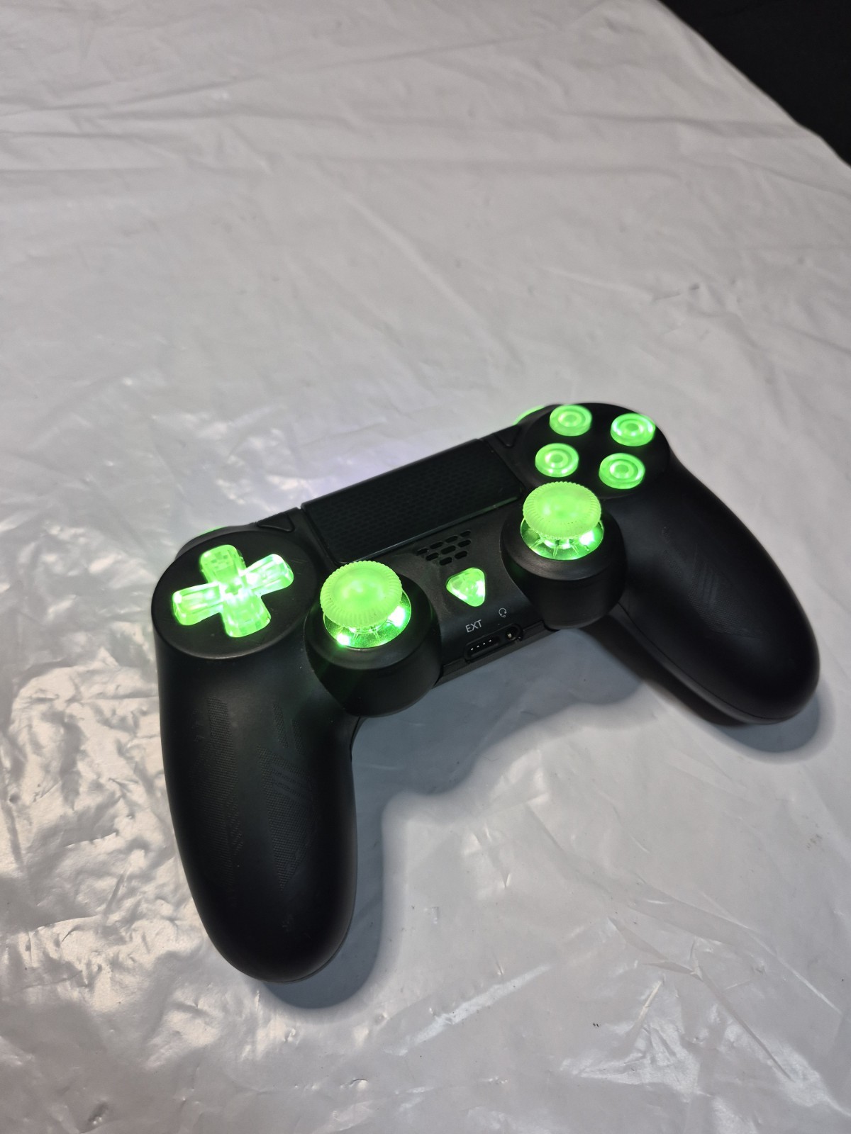SONY PS4 WIRELESS CONTROLLER Lights Up And Changes Colors, Vibrates. Works…