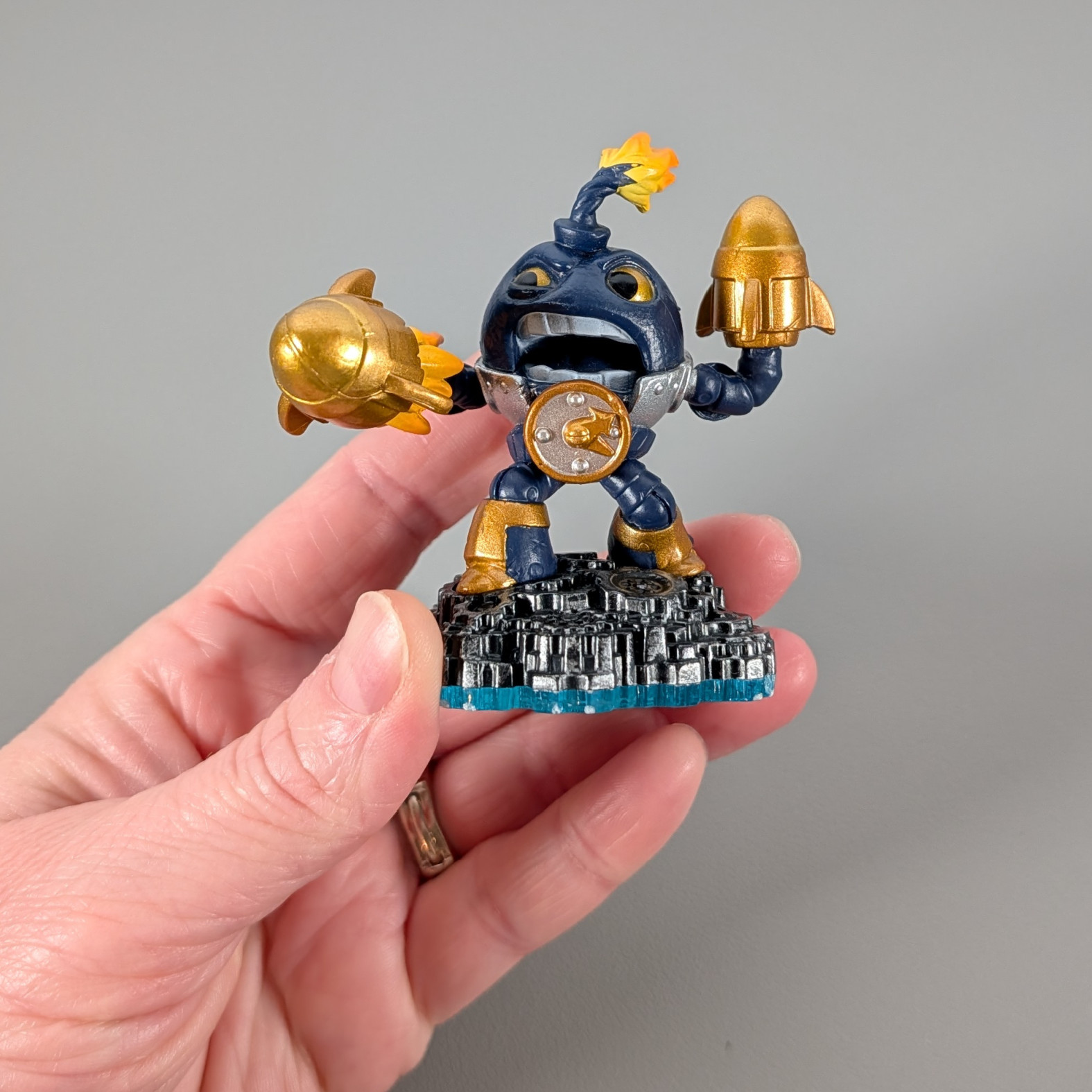 Skylanders SWAP FORCE Character Figure: COUNTDOWN (blue base)