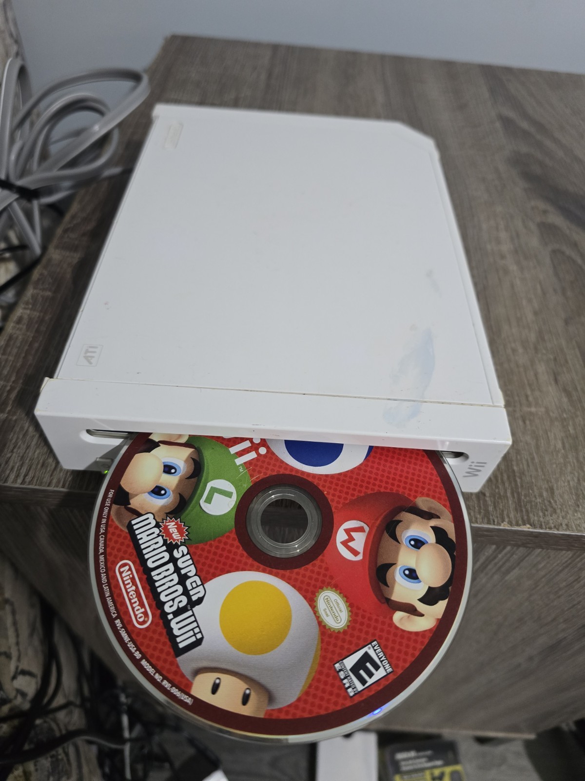 Nintendo Wii RVL-001 512 MB Home Console – White
