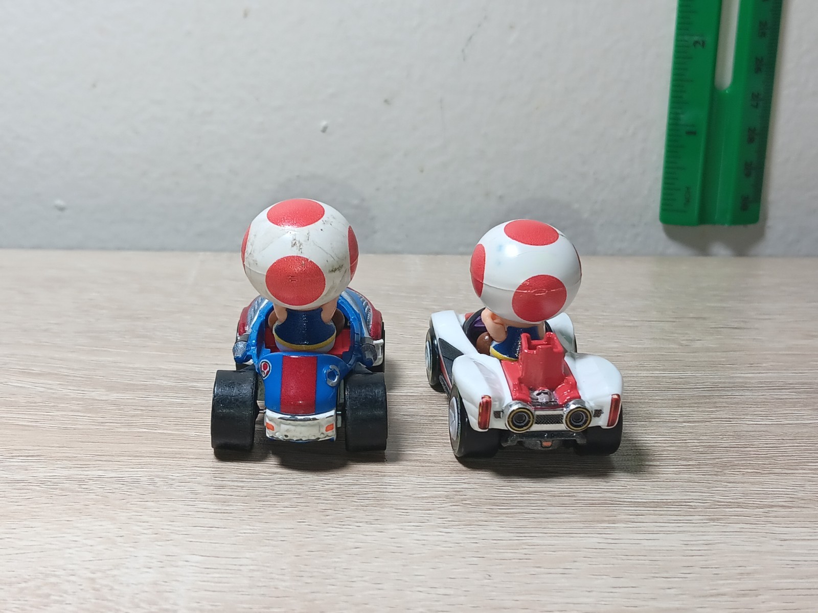 4-PK TOAD + TOADETTE Super Mario Kart Hot Wheels P-Wing Birthday Girl Sneaker