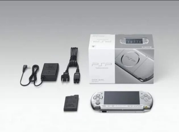 Sony PlayStation Portable 3000 System- White/Silver (Japan Import)[PSP3000 Slim]