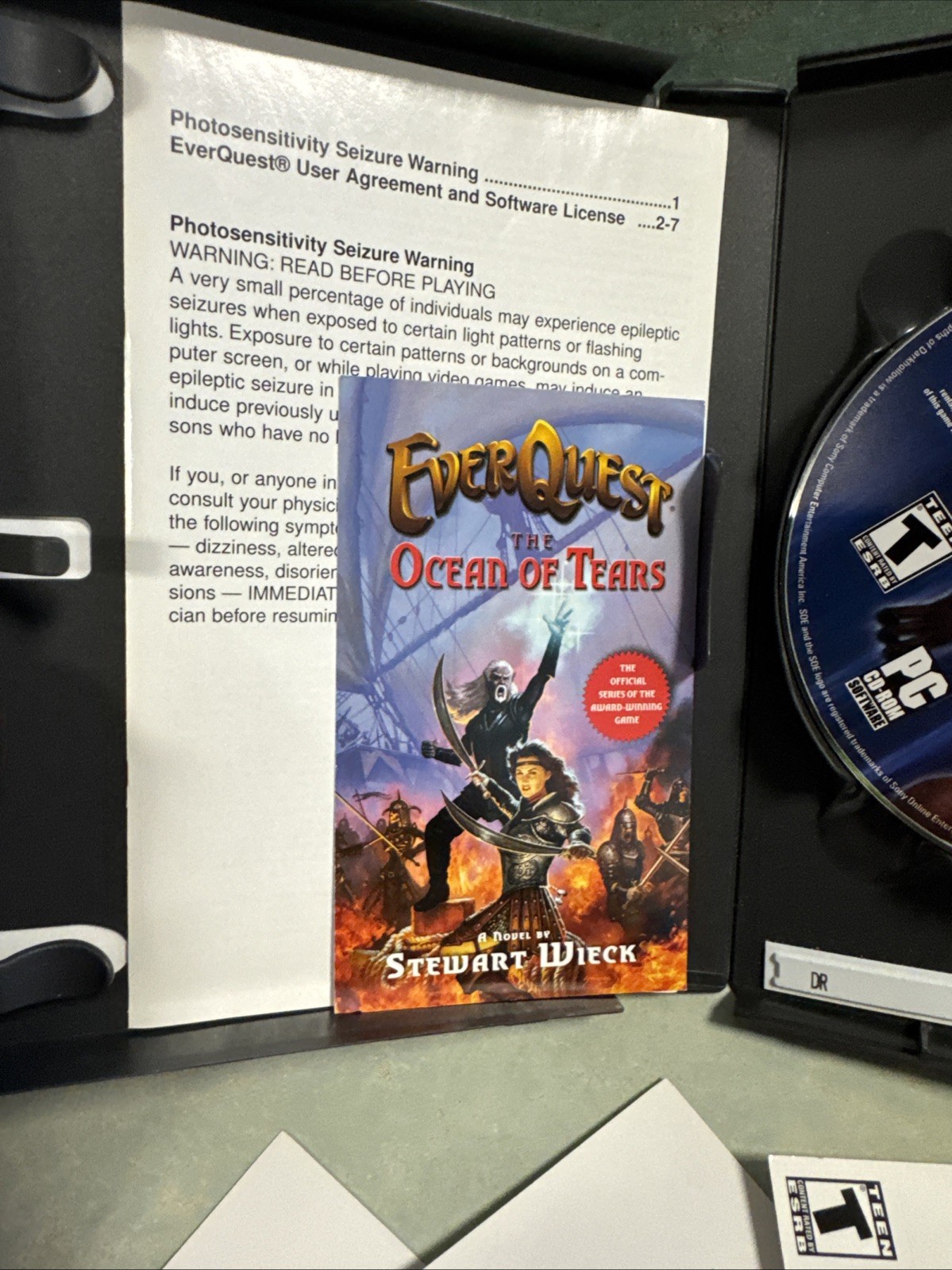 EverQuest: Depths of Darkhollow (PC, 2005) Expansion Pack with post cards
