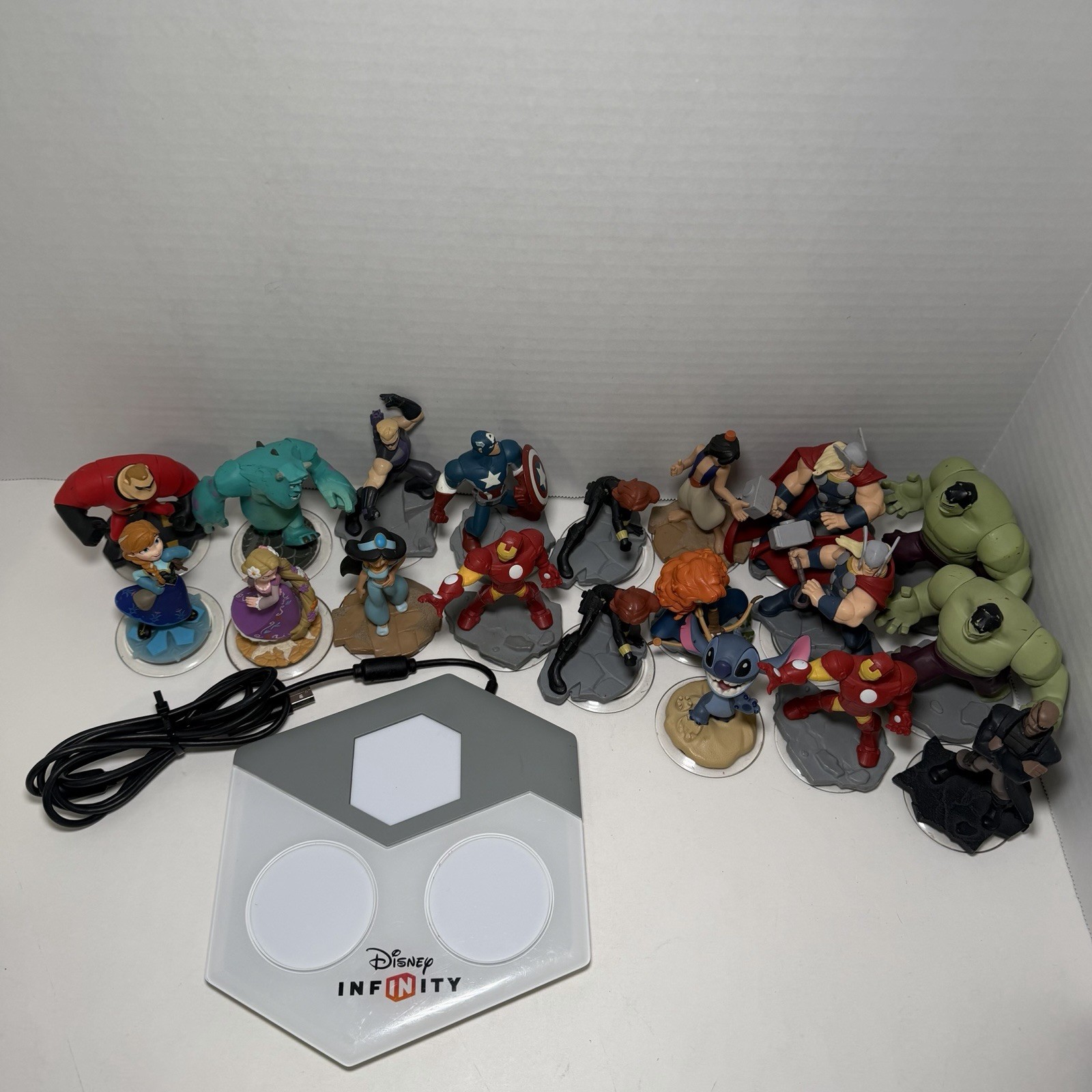 Disney Infinity 1.0 2.0 Mixed lot 20 Piece LOT *READ DESCRIPTION*