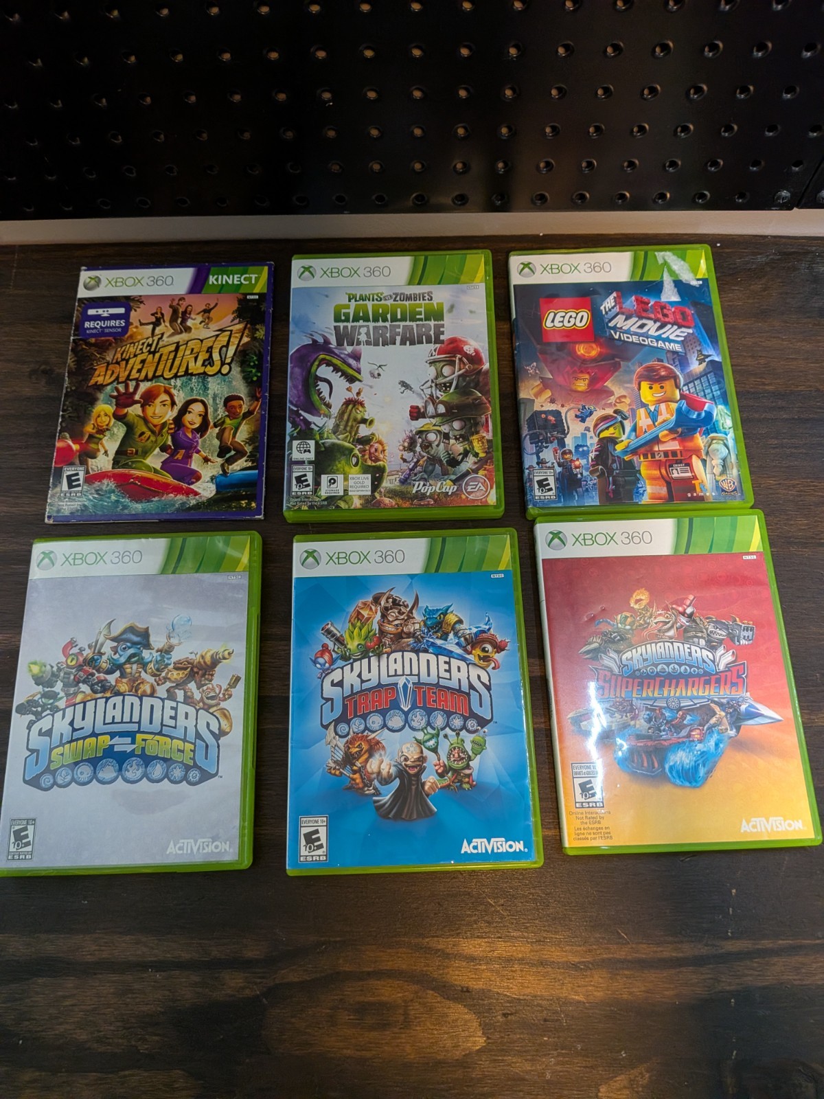 Xbox 360 E Console 500GB Bundle w/ Kinect 4 Controllers 6 Games Tested Working