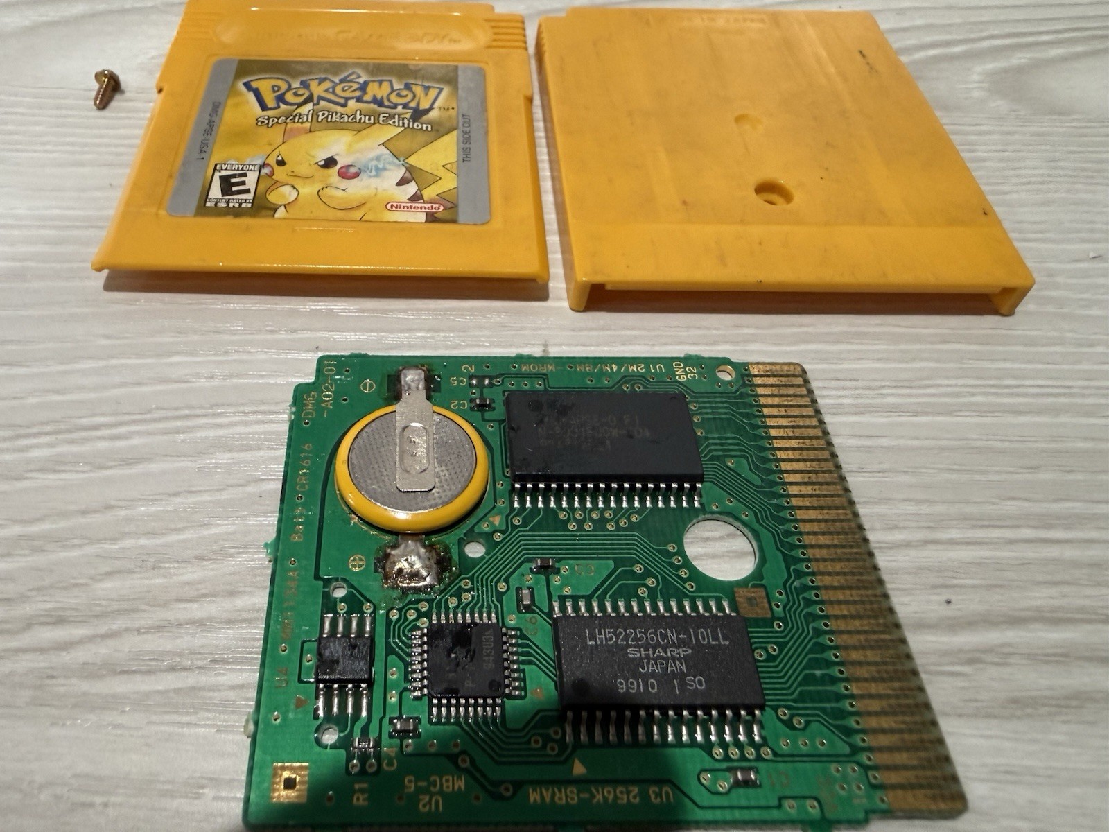 Pokemon Yellow: Special Pikachu Edition Nintendo GameBoy Authentic *New Battery*