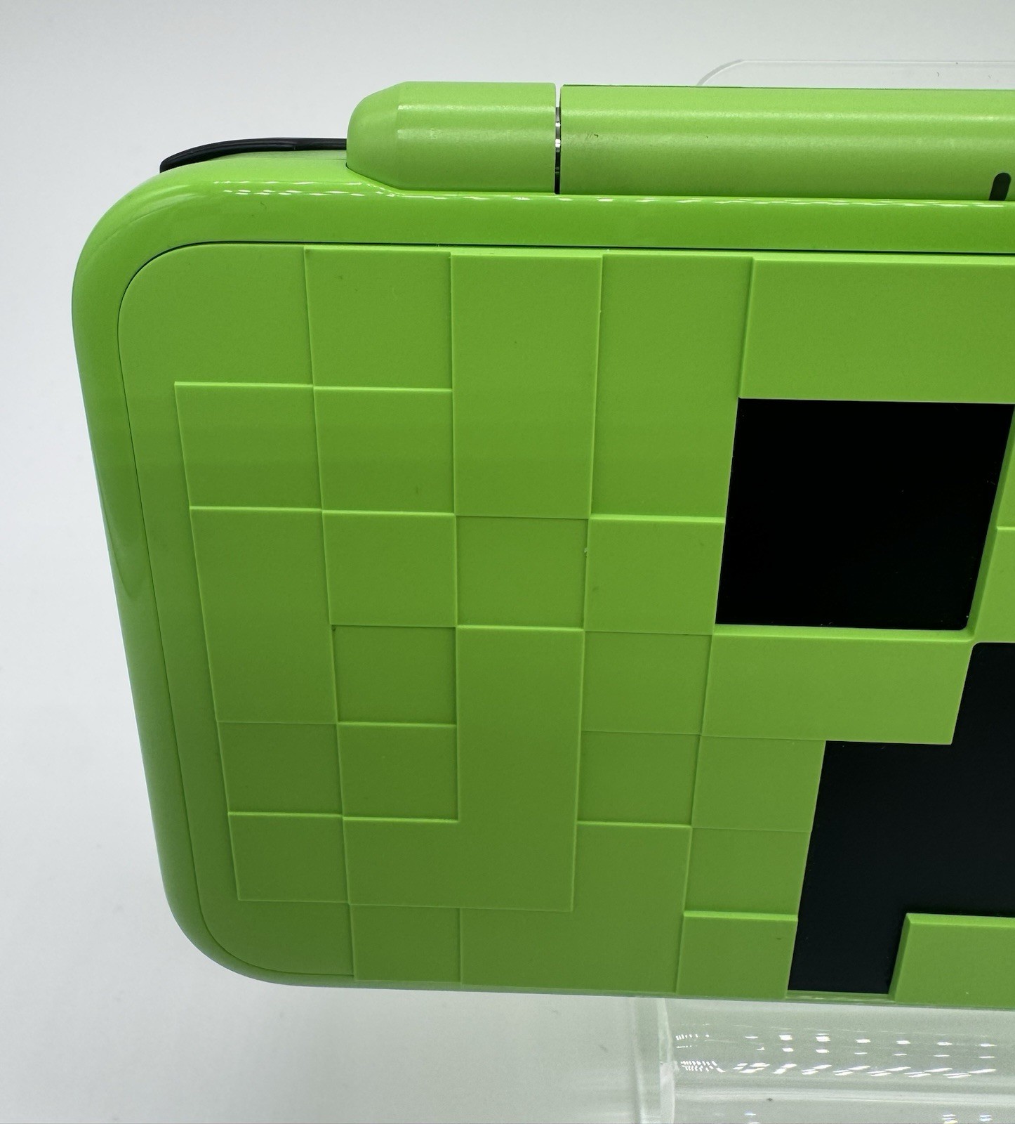 Nintendo New 2DS LL Minecraft Creeper Edition-4gb-Box, matching SN, & Charger
