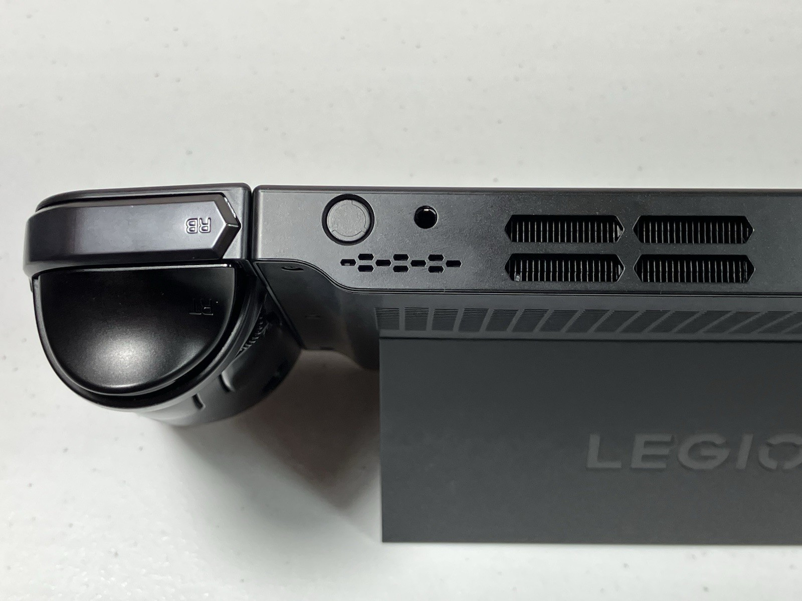 Lenovo Legion Go Handheld Console 1TB SSD 16GB RAM AMD Ryzen Z1 Extreme Win 11